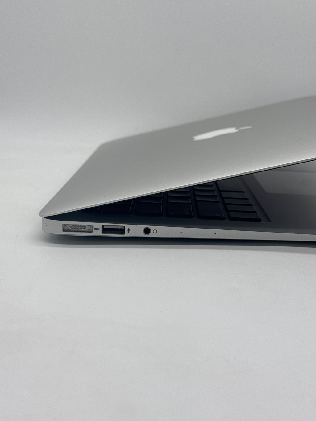 Apple MacBook Air 13" A1466 2017 i5 8GB RAM 128GB SSD