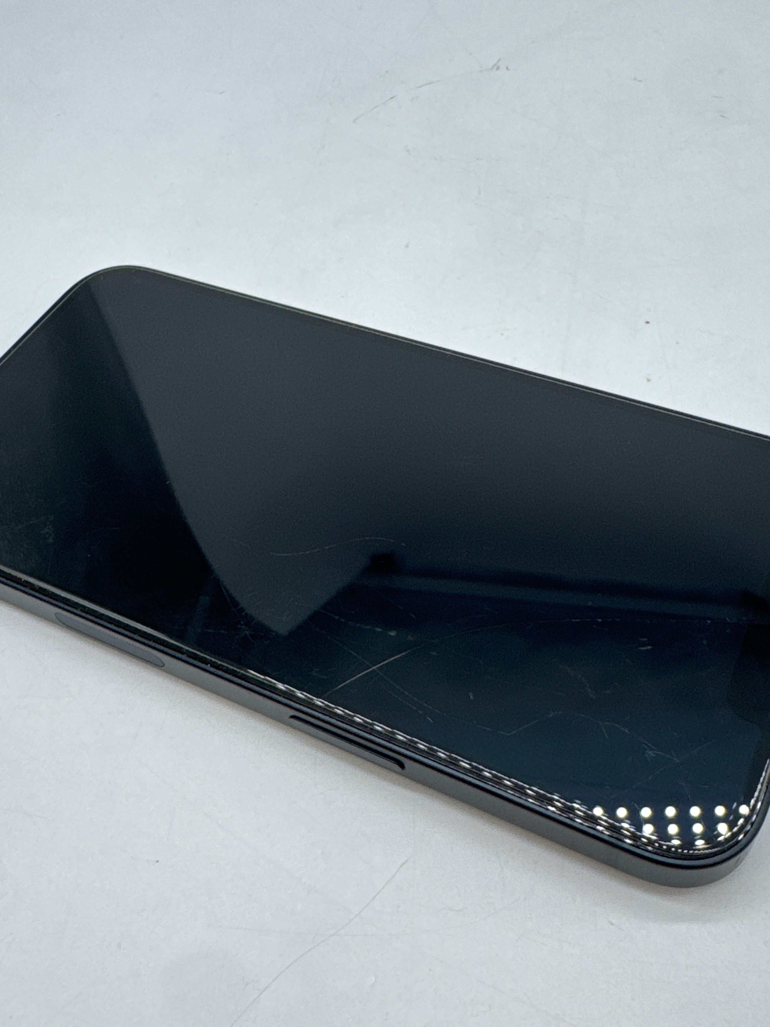 Apple iPhone 13 128GB Unlocked Midnight - Used