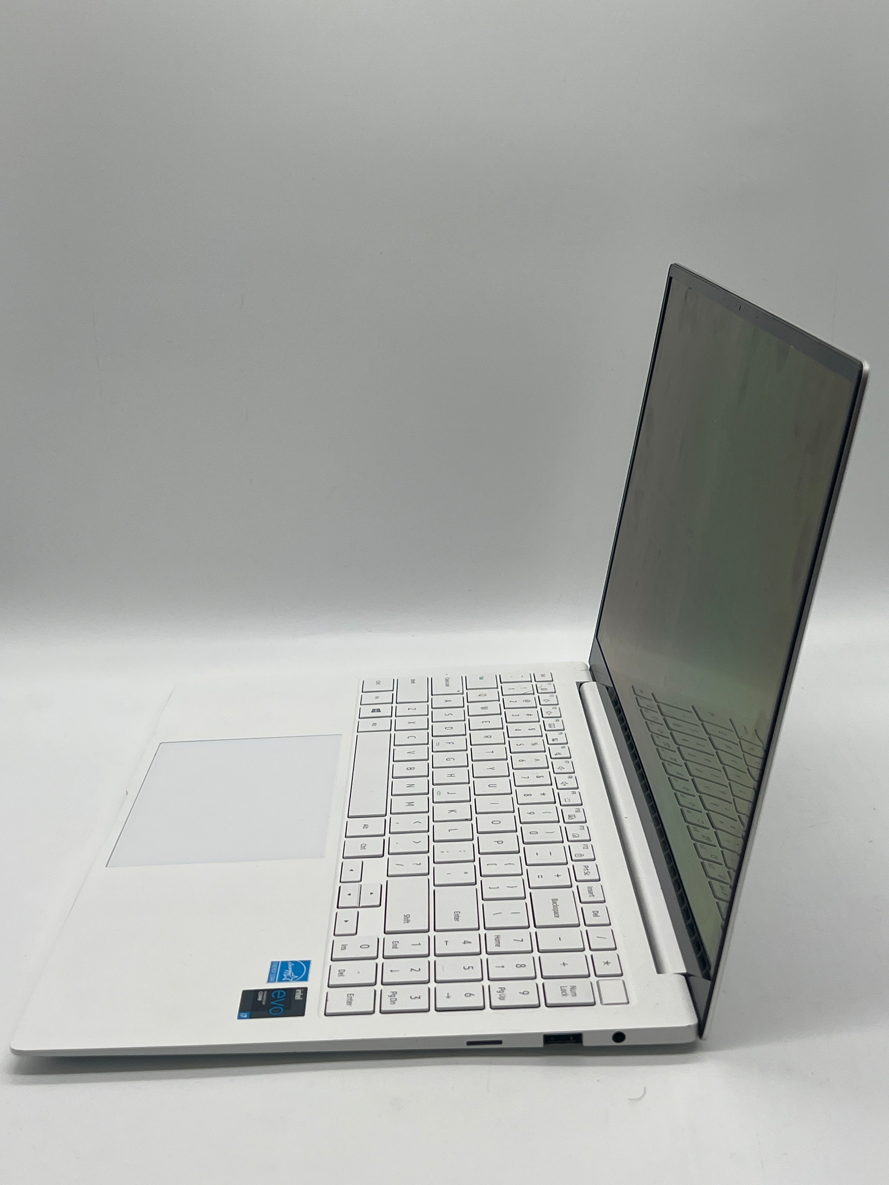 SAMSUNG Galaxy BookPro i7-1165G7 16GB RAM 512GB SSD - Used