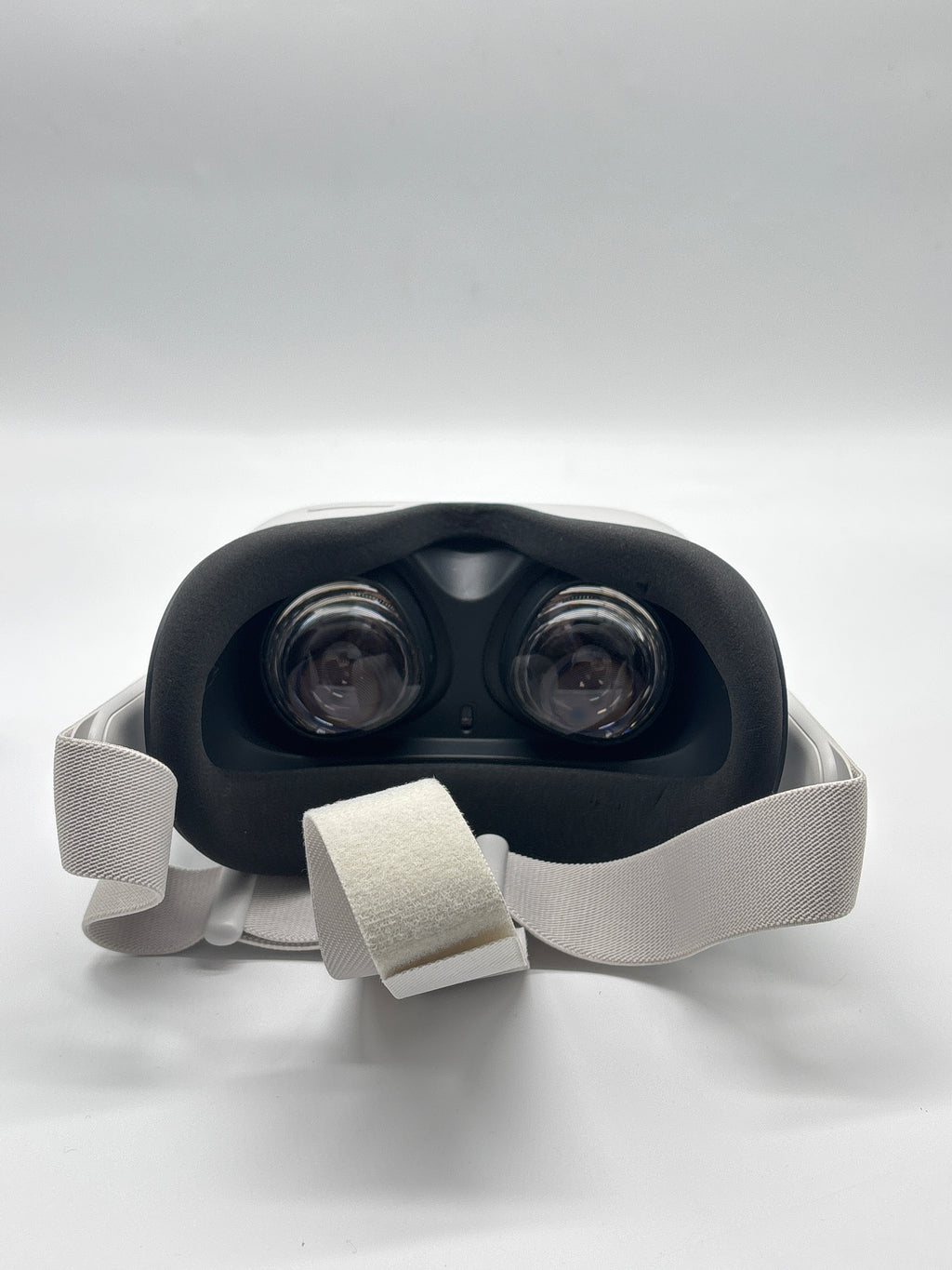 Meta Quest 2 KW49CM 64GB Standalone All-in-One VR Headset White - Used