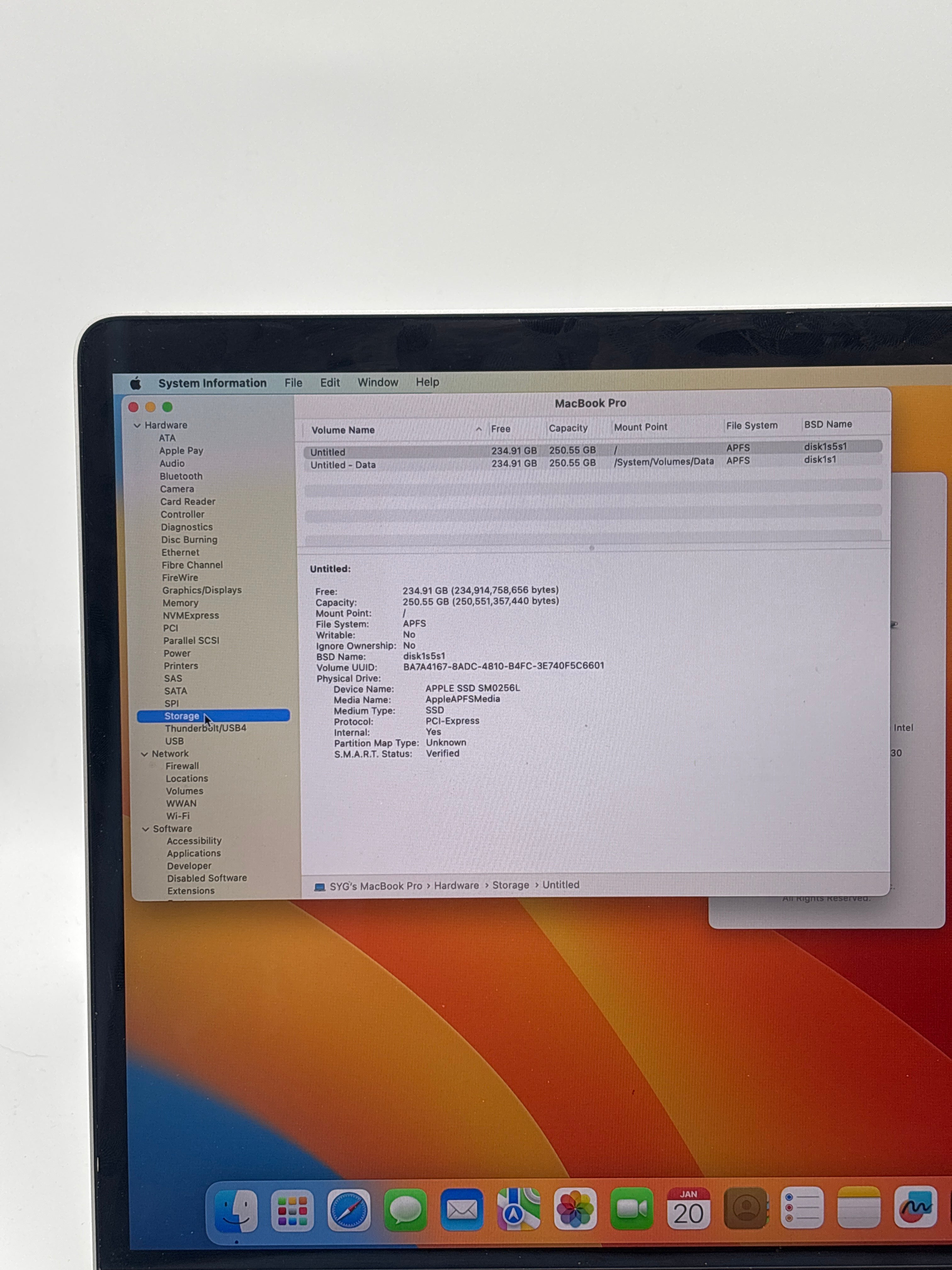 Apple MacBook Pro A1707 Ventura Intel Core i7 16GB RAM 256GB - Used
