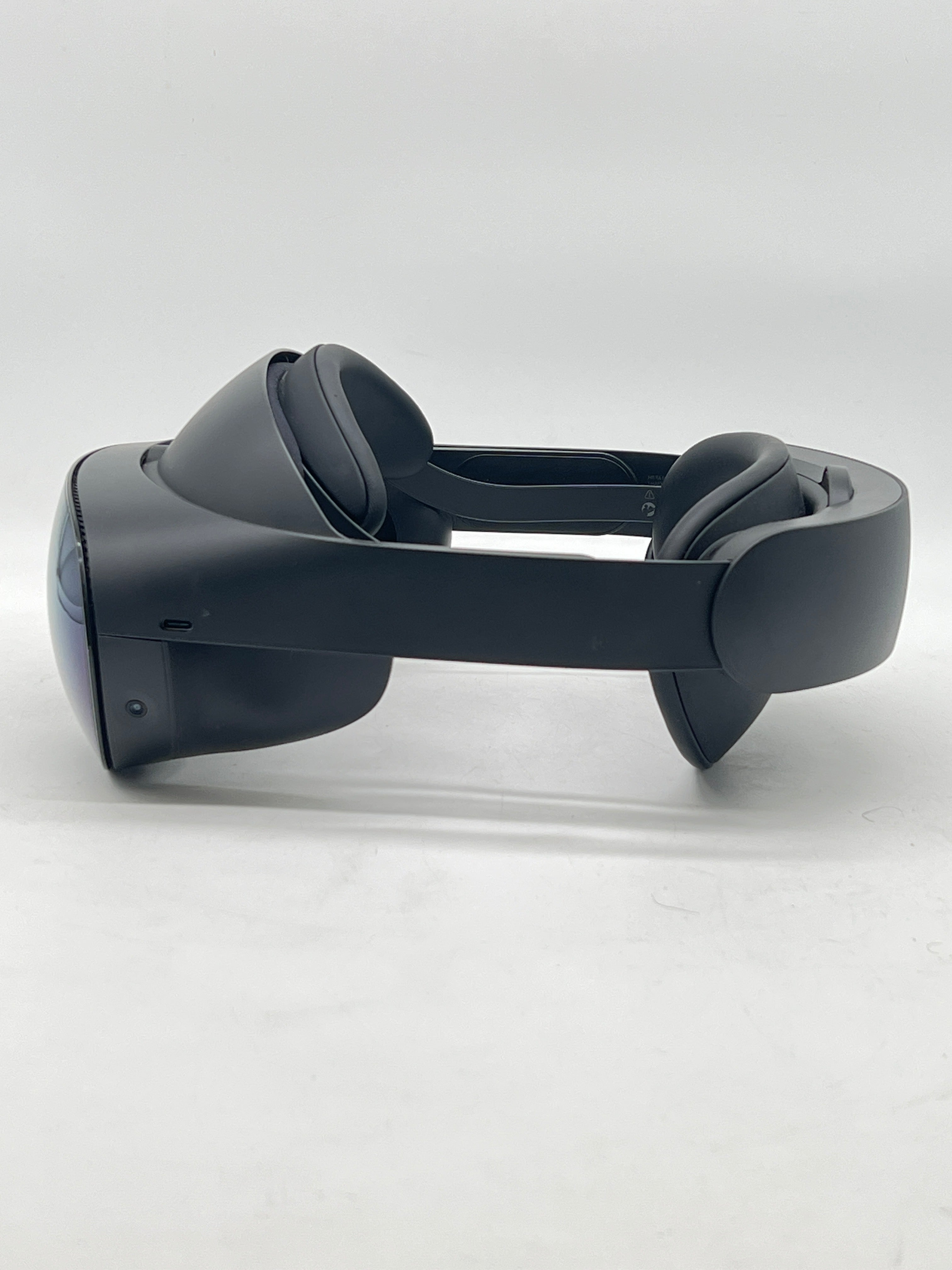 Oculus Meta quest Pro VR Headset- 256GB With Controllers, Charging Dock Black-Used