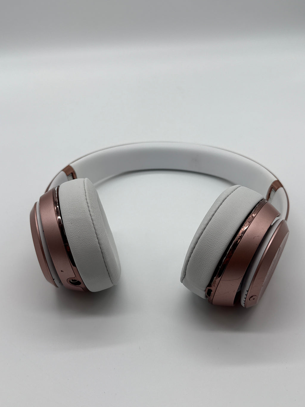 Beats by Dr. Dre Solo 3 Wireless Headphones Used
