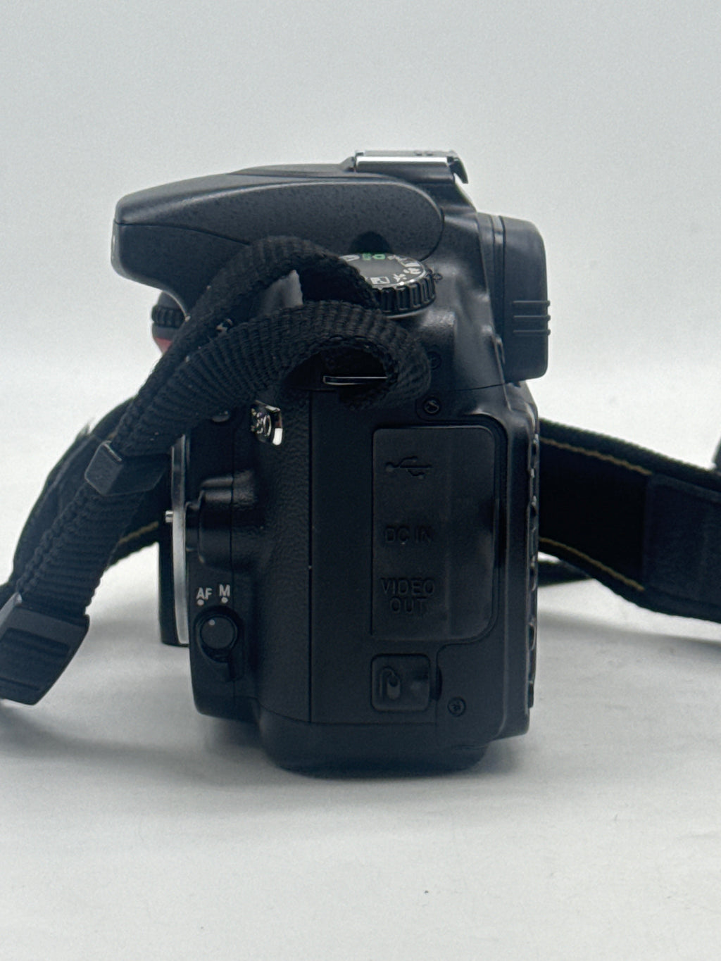 Nikon D80 10.2MP DSLR Camera w/ AF NIKKOR 50mm f/1.8D Lens & SB-400 Flash