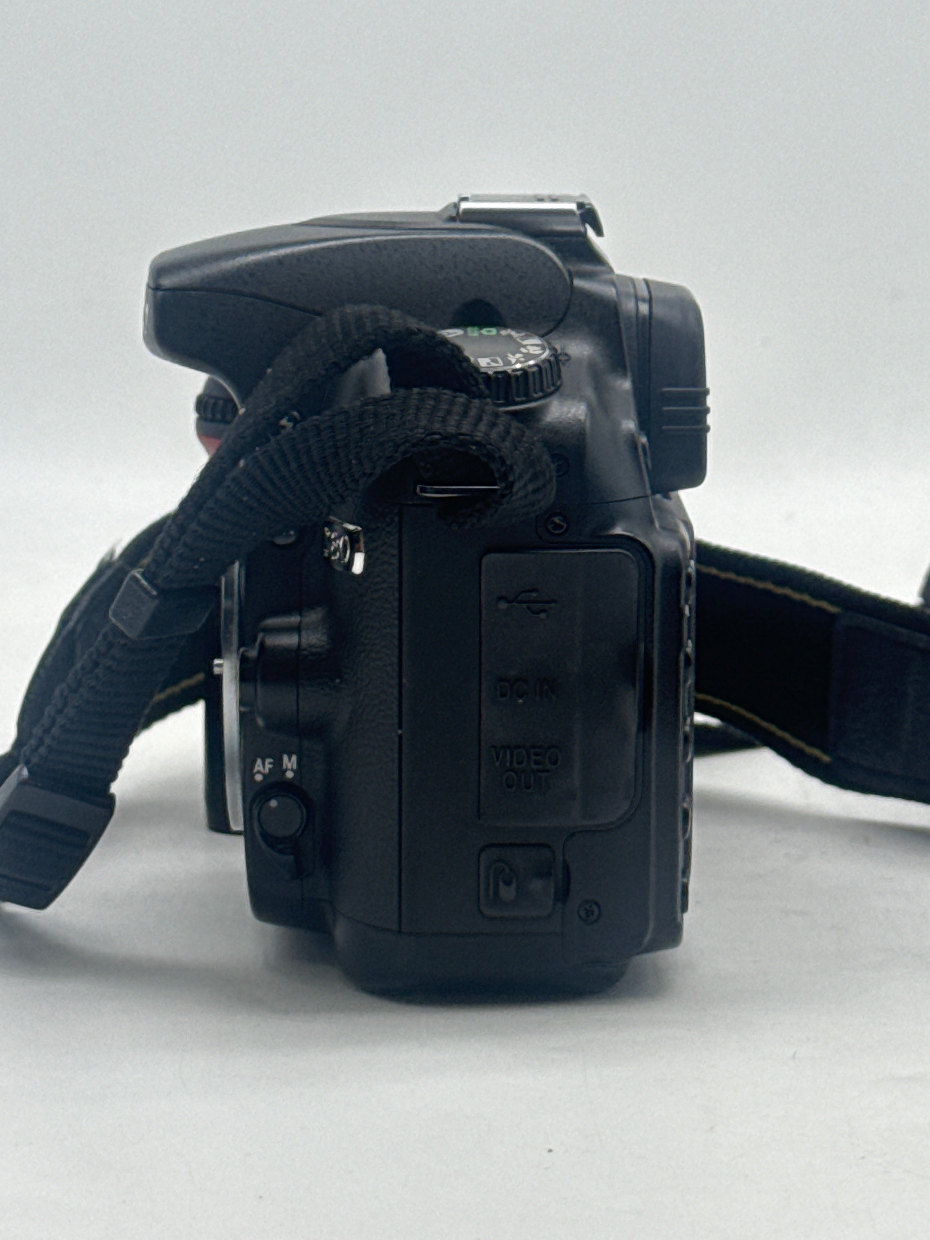 Nikon D80 10.2MP DSLR Camera w/ AF NIKKOR 50mm f/1.8D Lens & SB-400 Flash