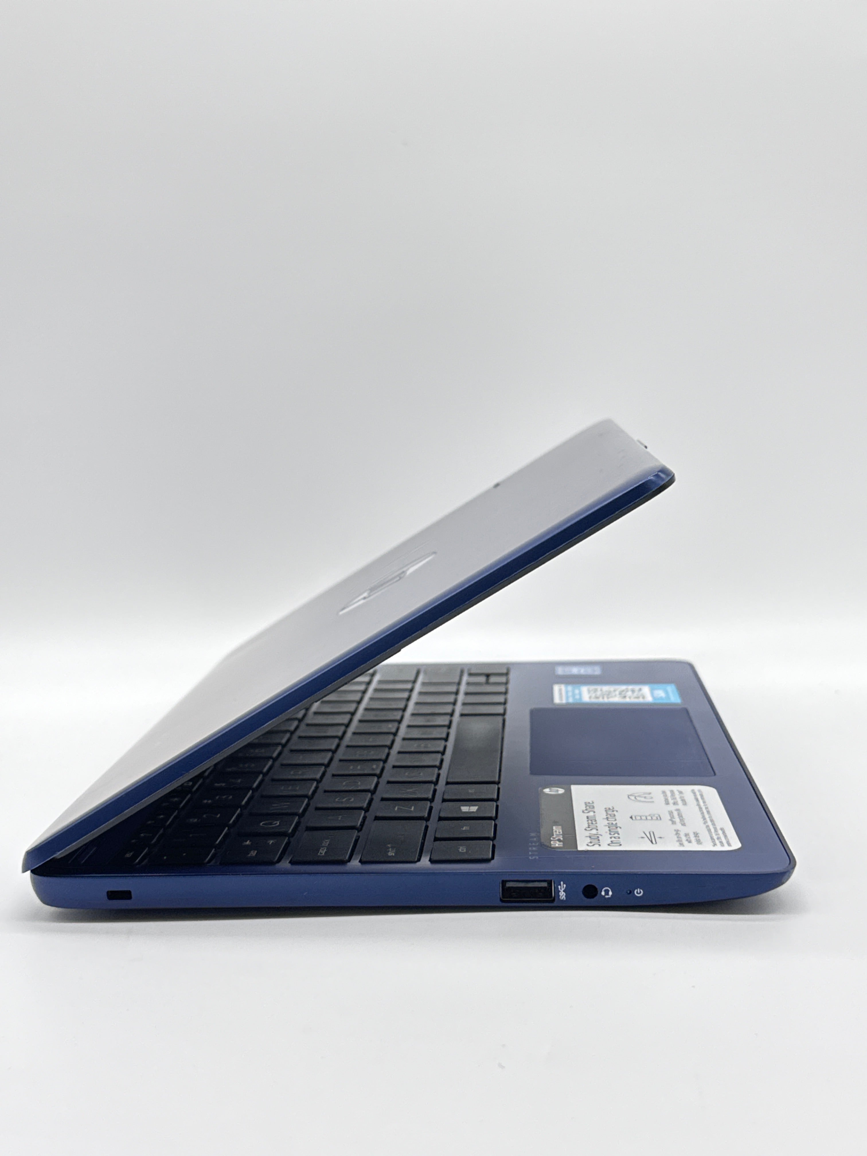 HP Stream 11-inch Intel Celeron Laptop with 4GB RAM and 32GB eMMC - Bad Battery