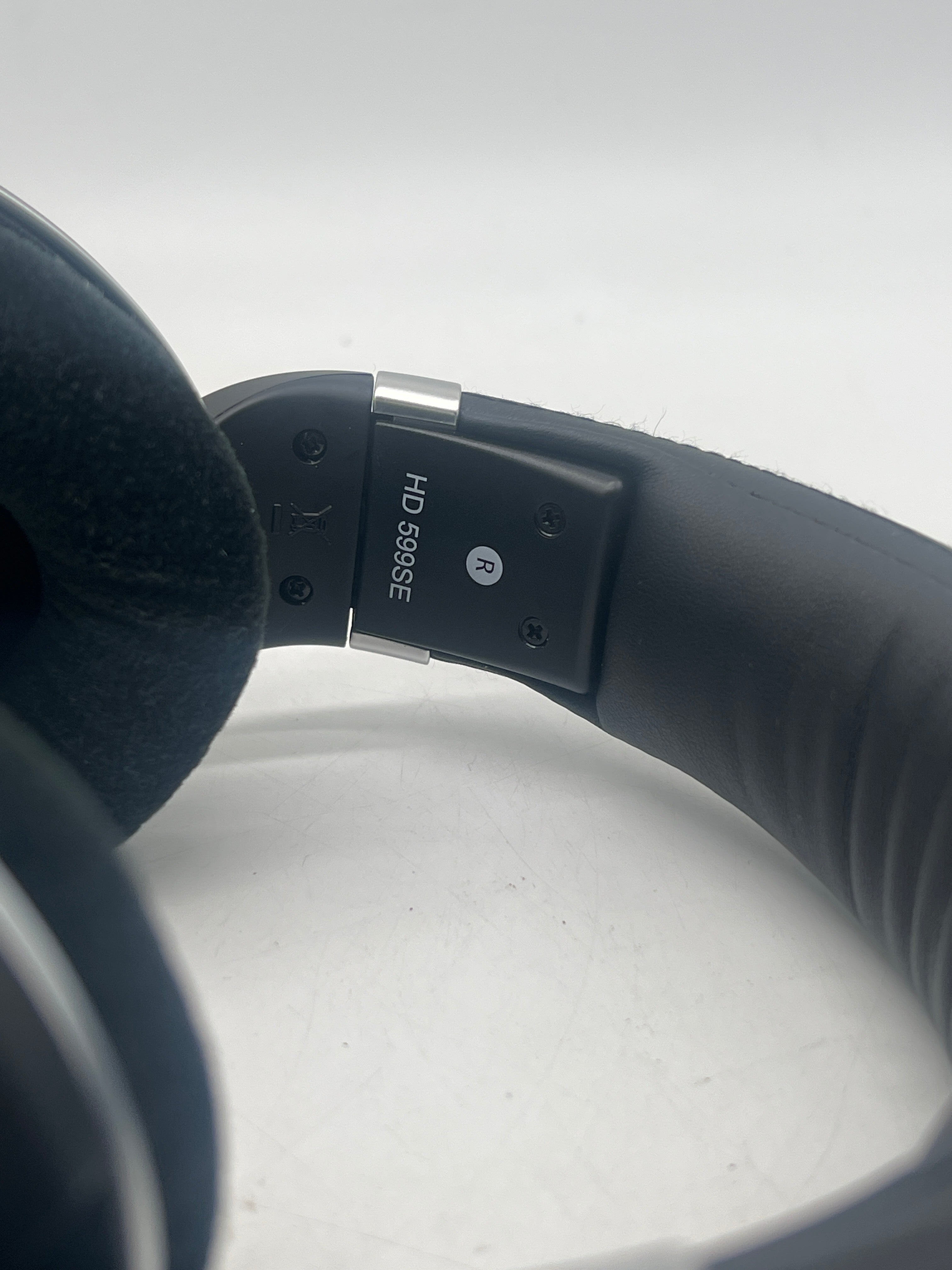 Sennheiser HD 599 SE Open Back Wired Headphones Black - Used