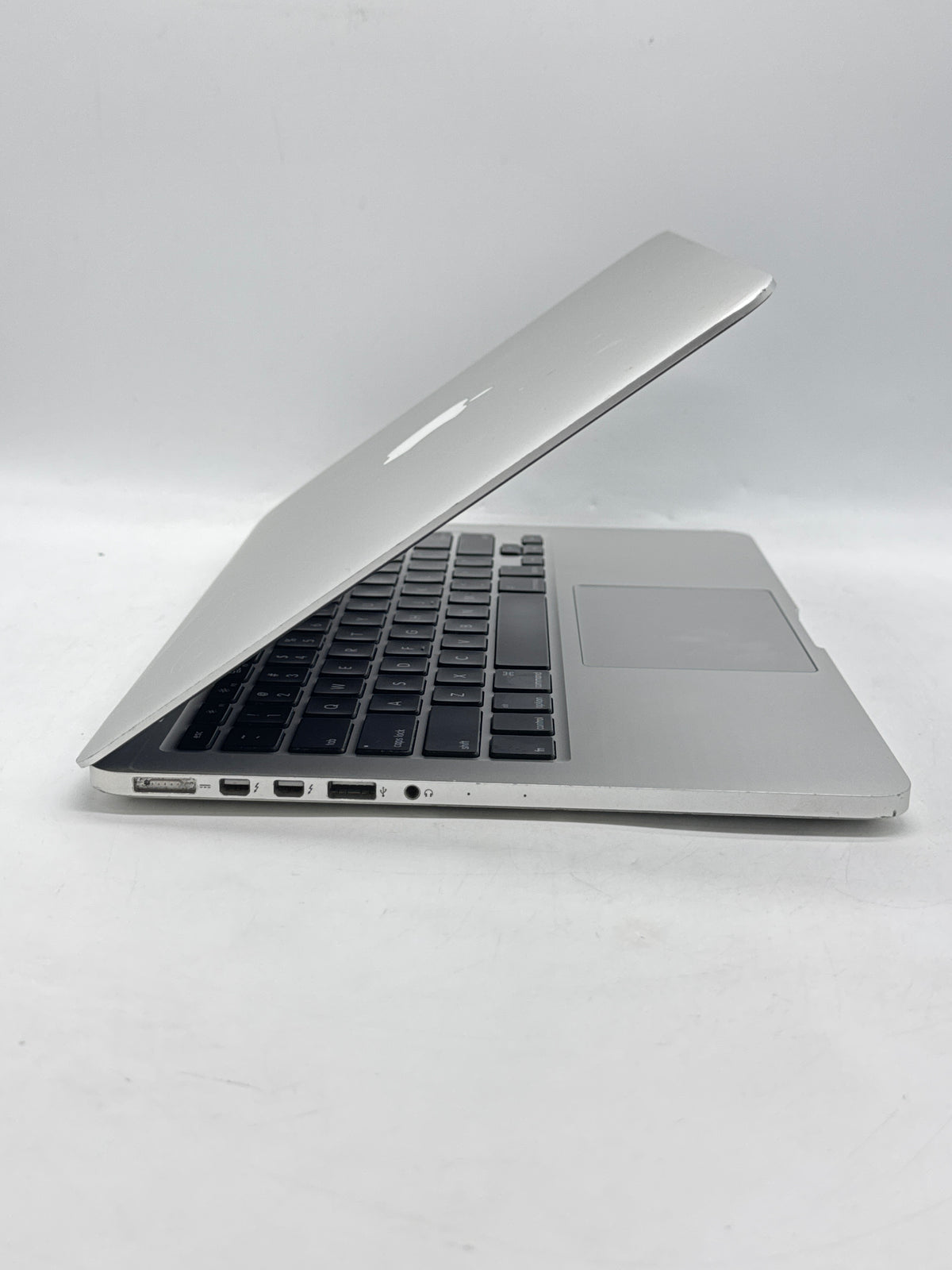 Apple MacBook Pro 13in Retina 2015 Core i5 5257U 8GB RAM 128GB Read