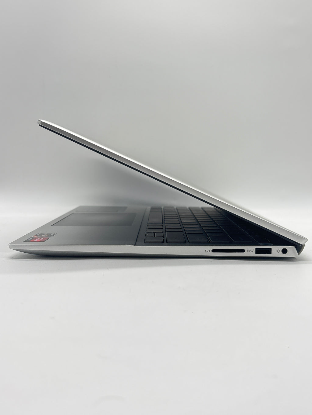 Dell Inspiron 14 5425 Ryzen 7 5825U 16GB RAM 512GB SSD - For Parts (Read)