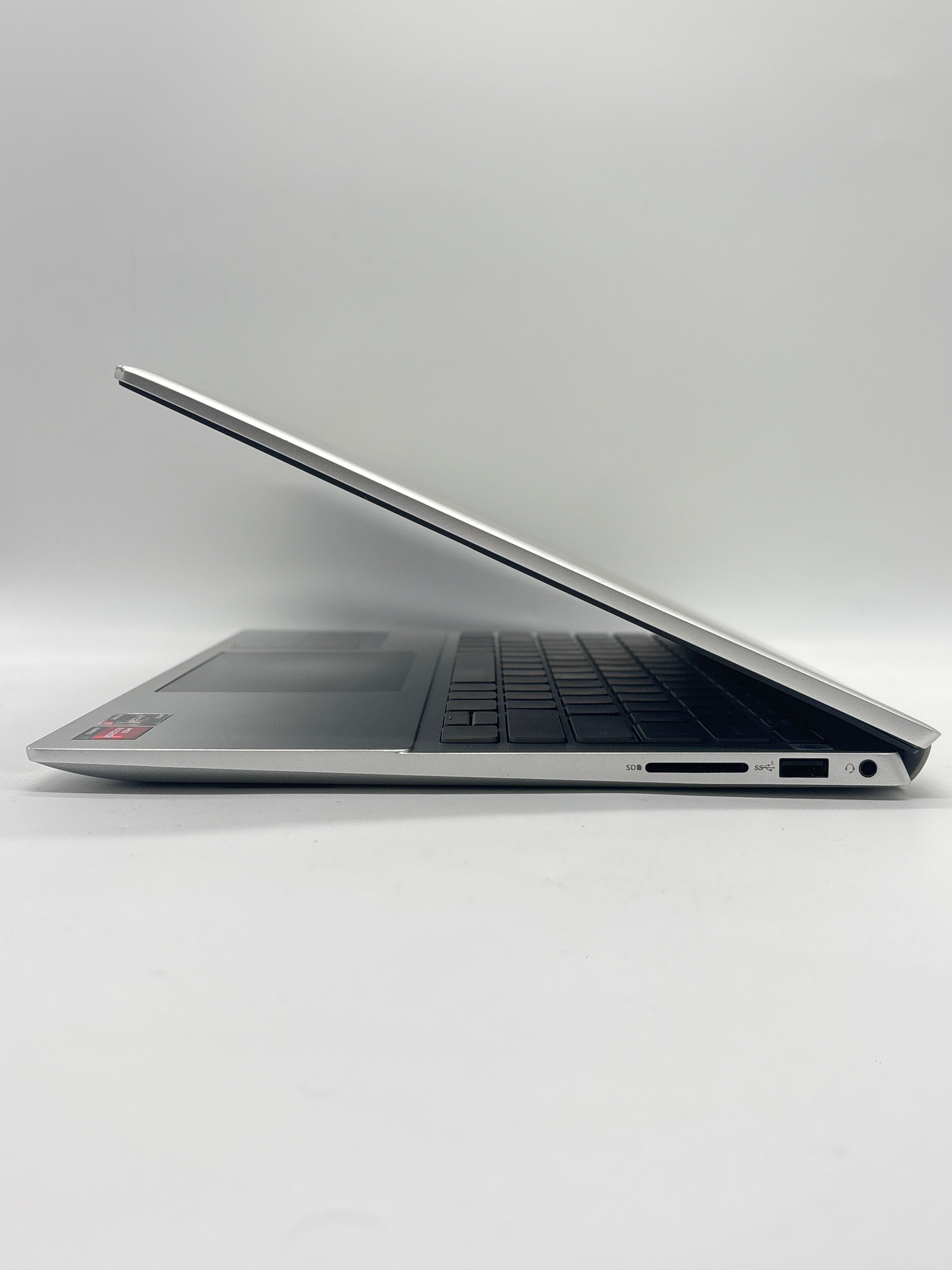 Dell Inspiron 14 5425 Ryzen 7 5825U 16GB RAM 512GB SSD - For Parts (Read)