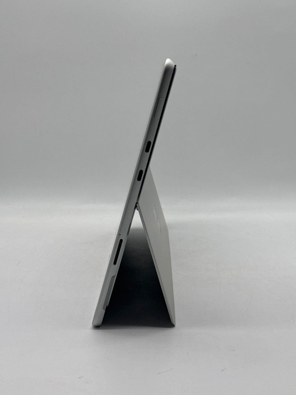 Microsoft Surface Pro 8 13" Core i7-1185G7 16GB RAM 512GB SSD - For Parts