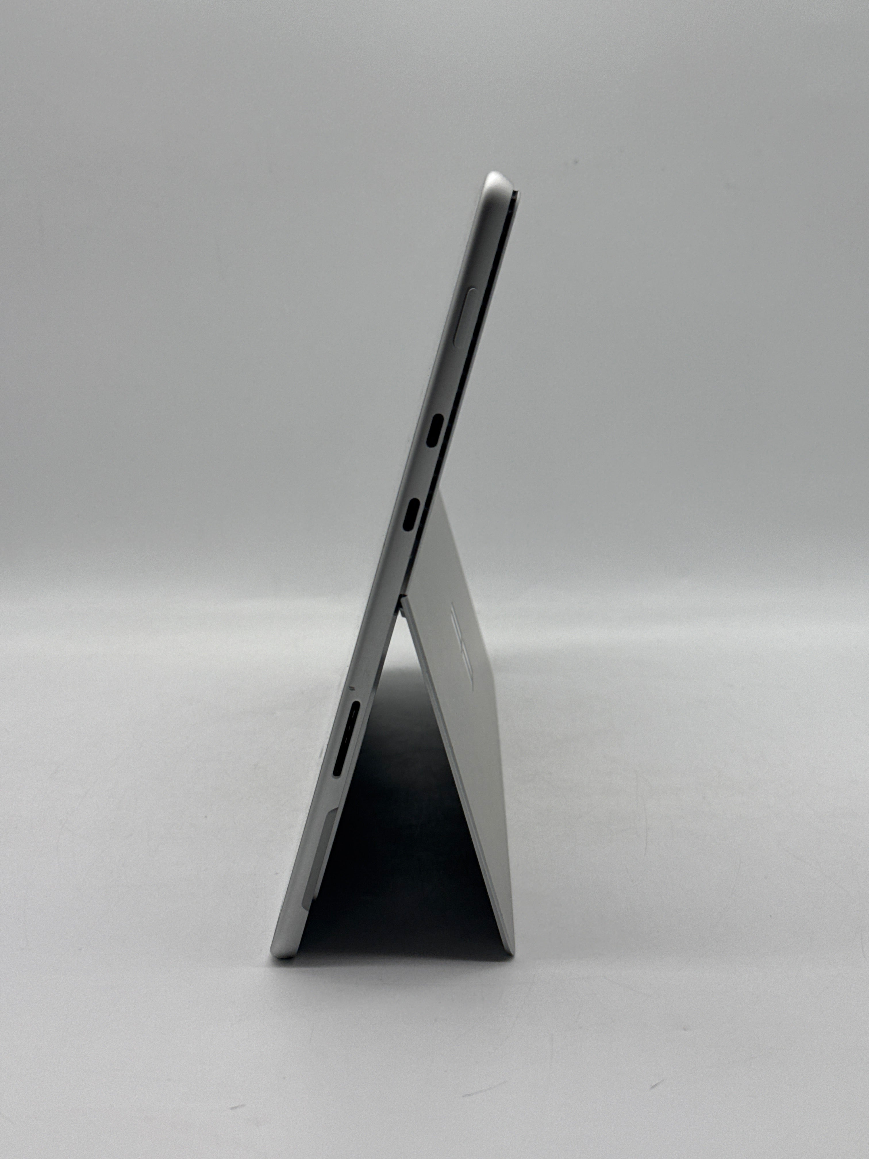 Microsoft Surface Pro 8 13" Core i7-1185G7 16GB RAM 512GB SSD - For Parts