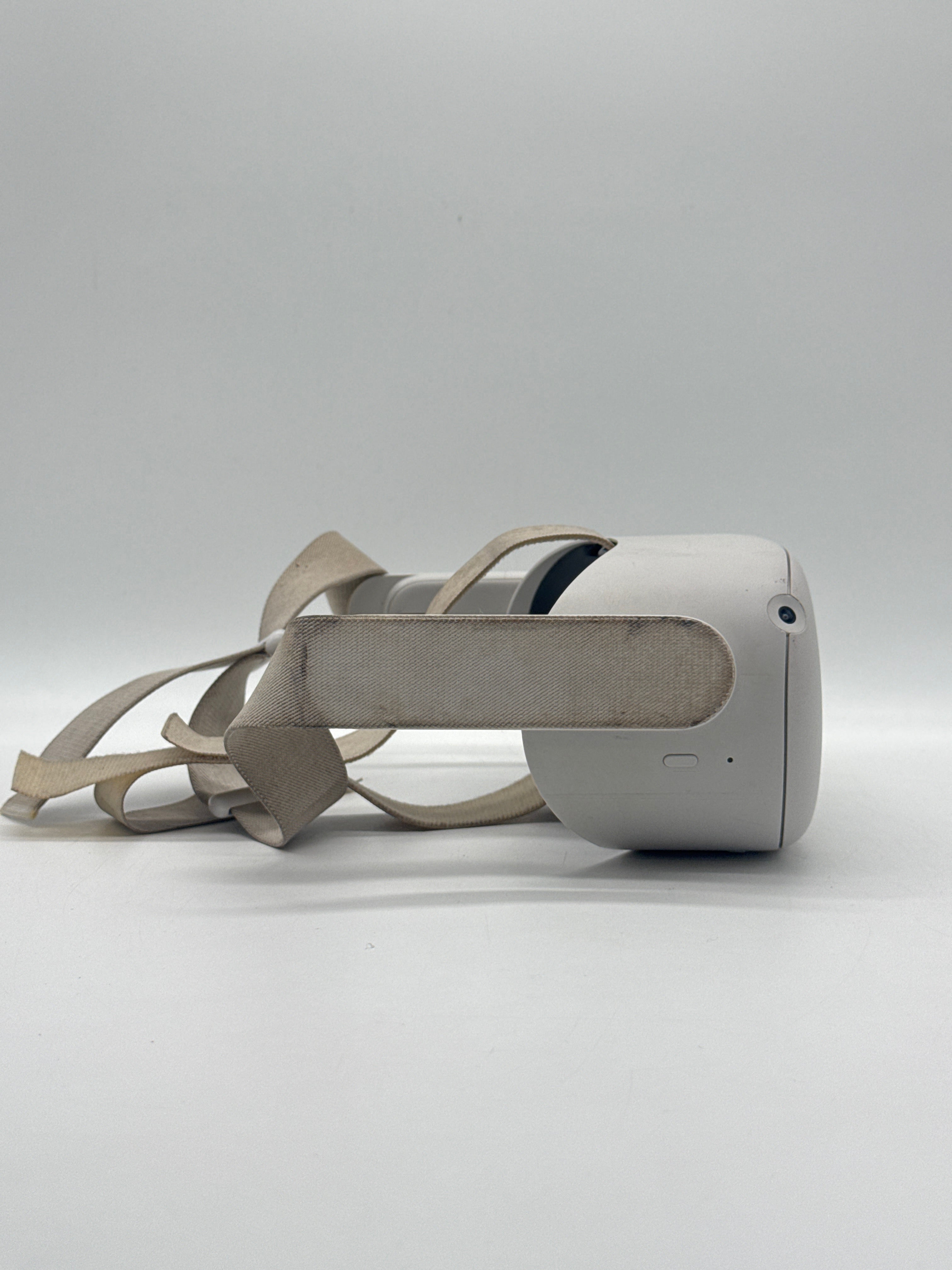 Meta Quest 2 KW49CM Standalone All-in-One VR Headset 64GB White