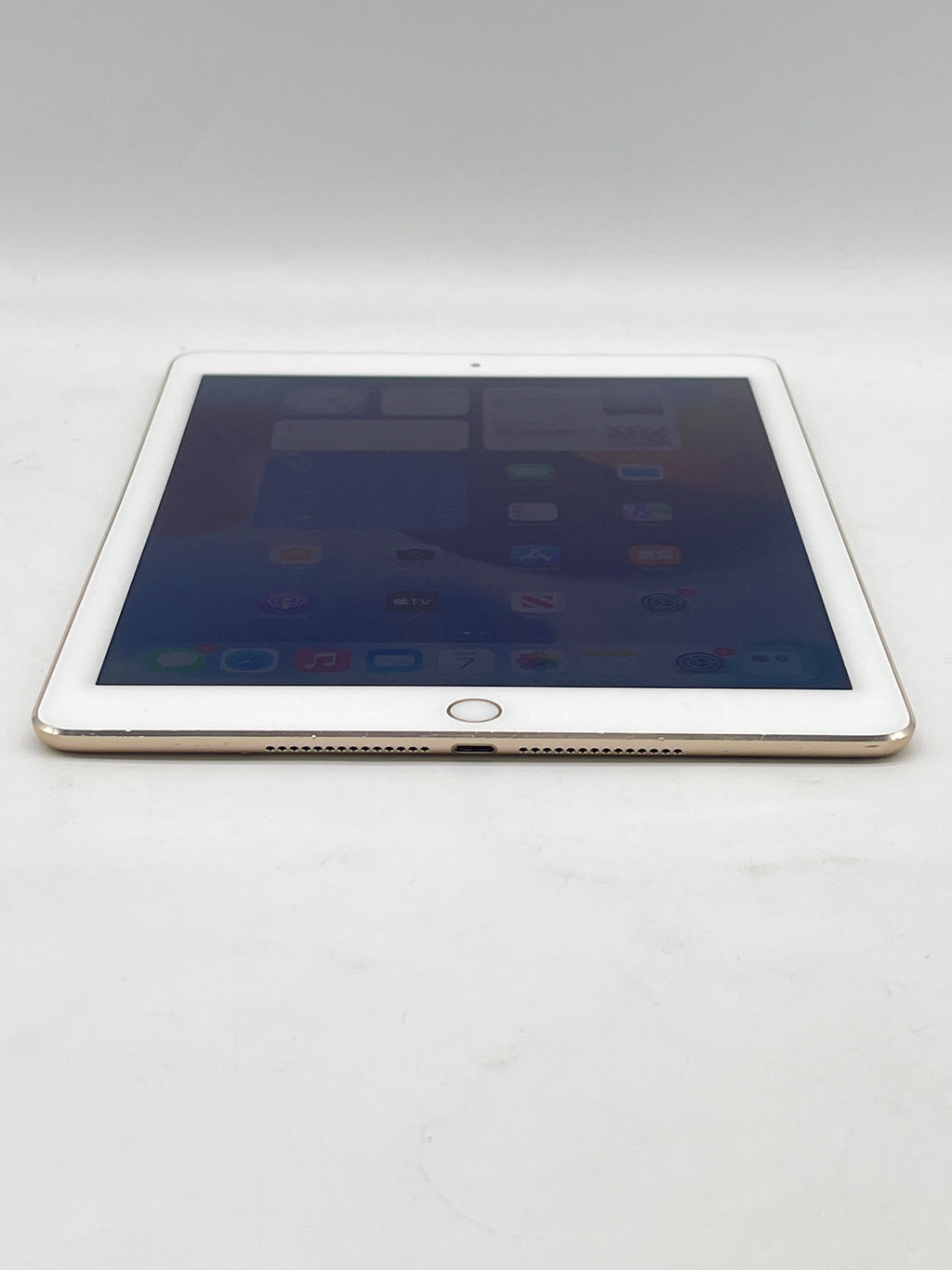 Apple iPad Air (2nd Gen) A1566 16GB Wi Fi - Used
