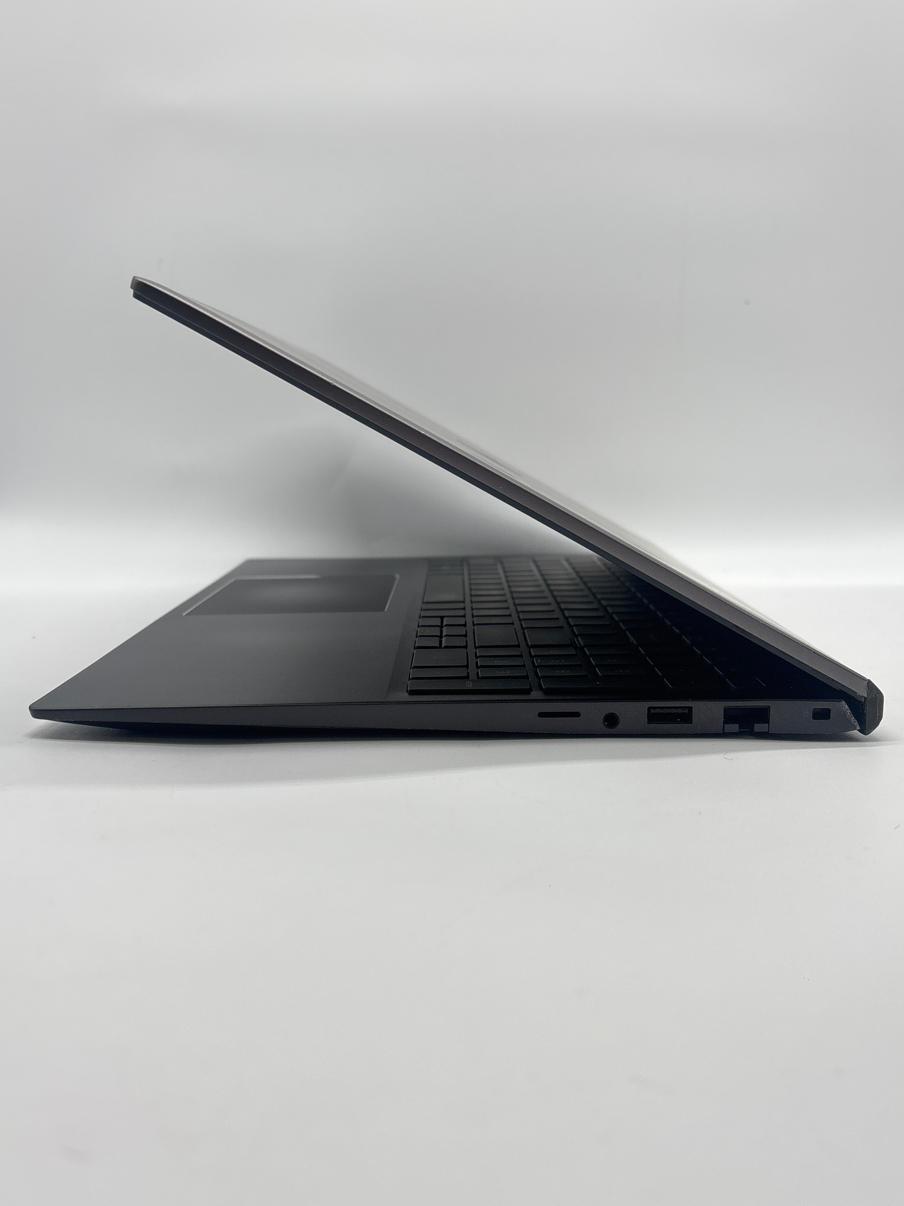 Dell Vostro 5502 i5-1135G7 8GB RAM 256GB SSD