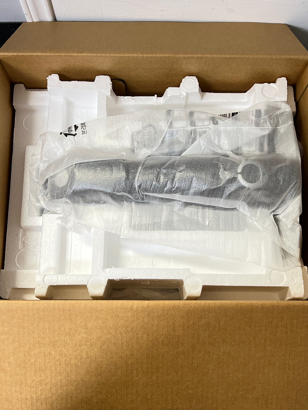 Dell UltraSharp 2001FP 20" LCD Monitor - New in Box
