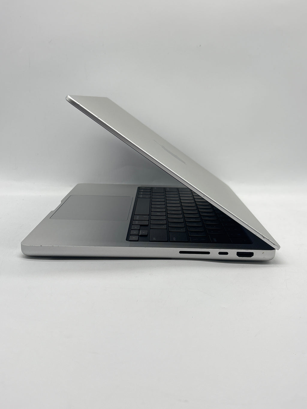 Apple MacBook Pro 14" A2992 Apple M3 Pro 18GB RAM 512GB SSD Silver - Used