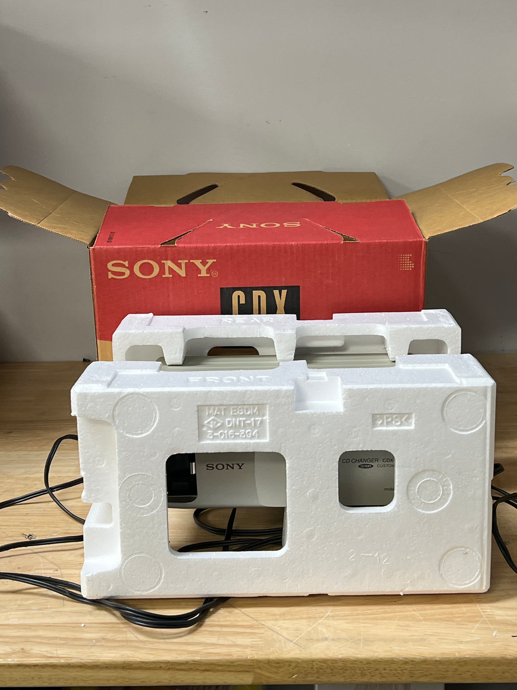 Sony CDX-805 10 Disc Car CD Changer System Vintage - Used with Box