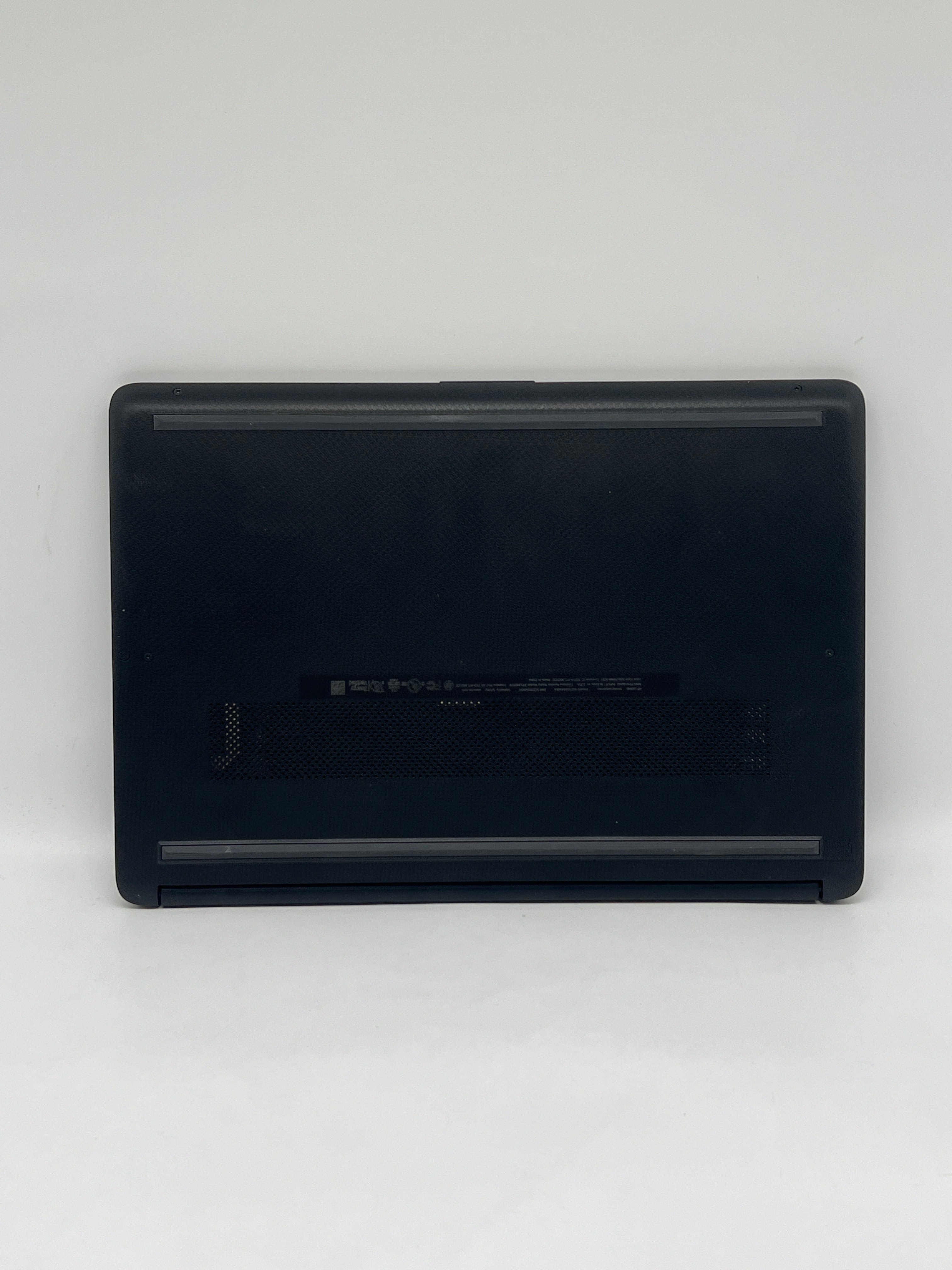 HP 14-fq0013dx Athlon Silver 3050U 4GB RAM 128GB SSD - Used