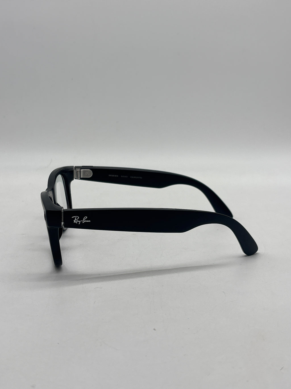 Ray-Ban Meta Wayfarer RW4008 Smart Glasses w/ Camera Black - Used