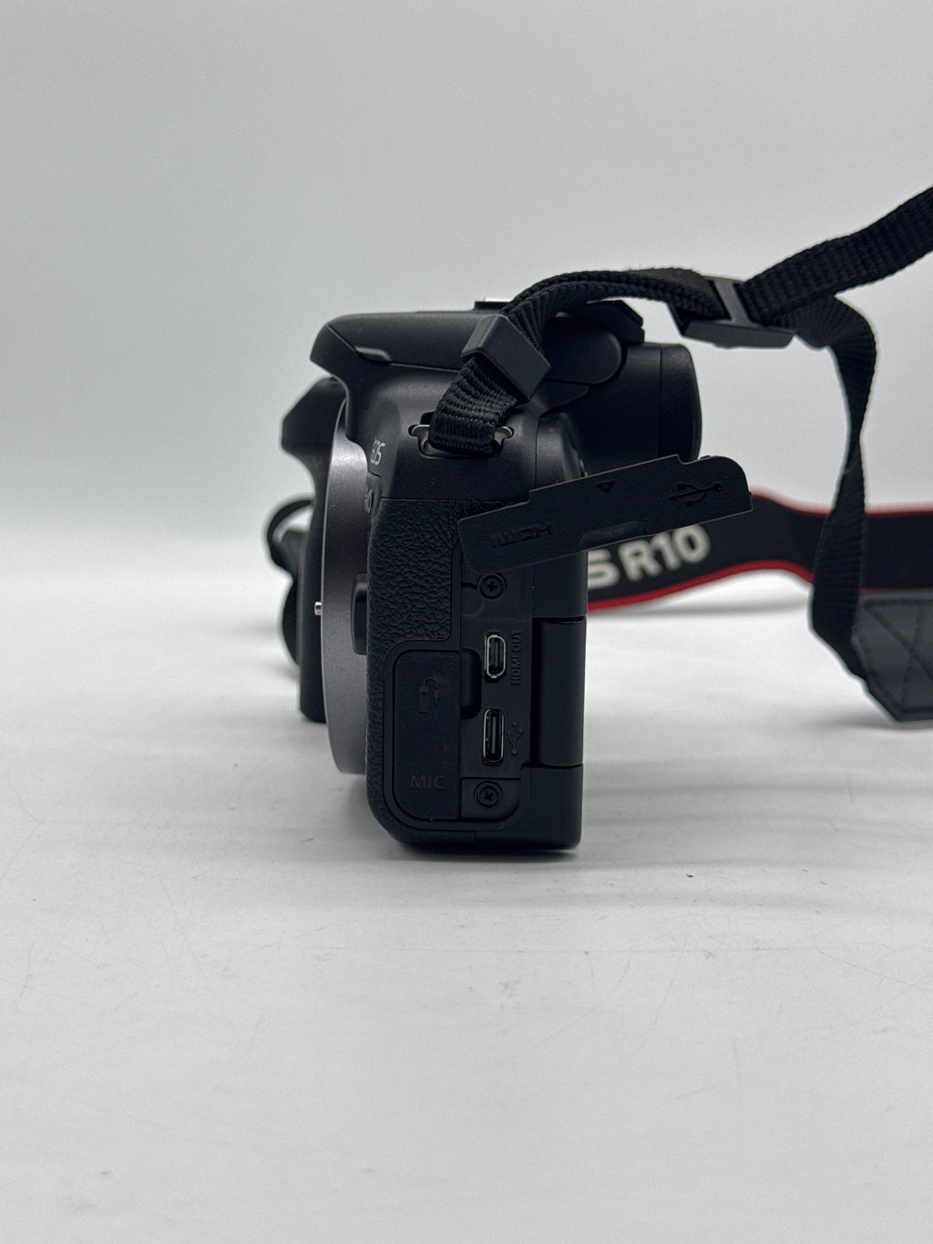 Canon EOS R10 Mirrorless Camera w/ RF-S 18-45mm Lens Black - Used
