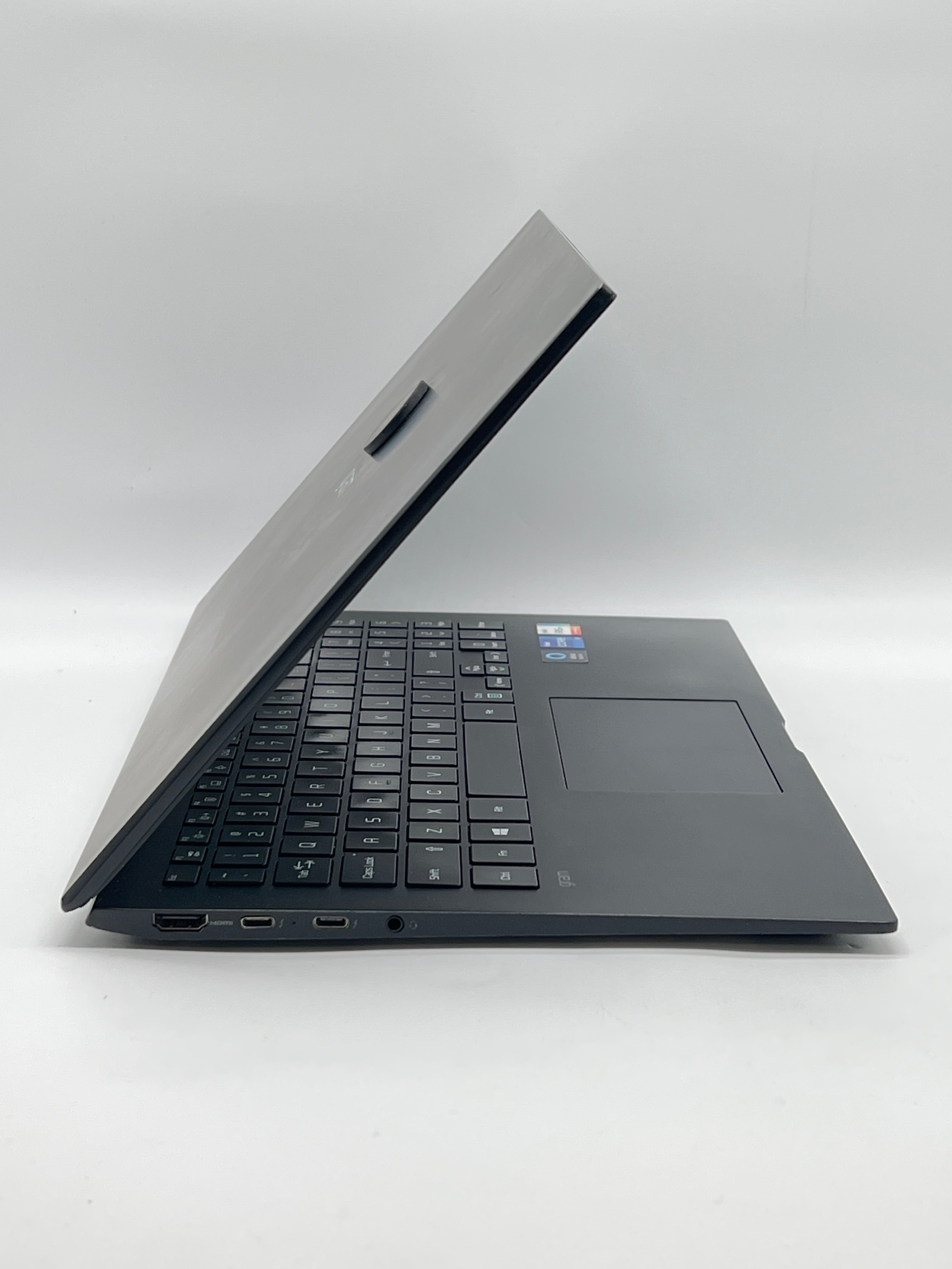 LG Gram 15.6 inch i7-1195G7 16GB RAM 1TB SSD - Used