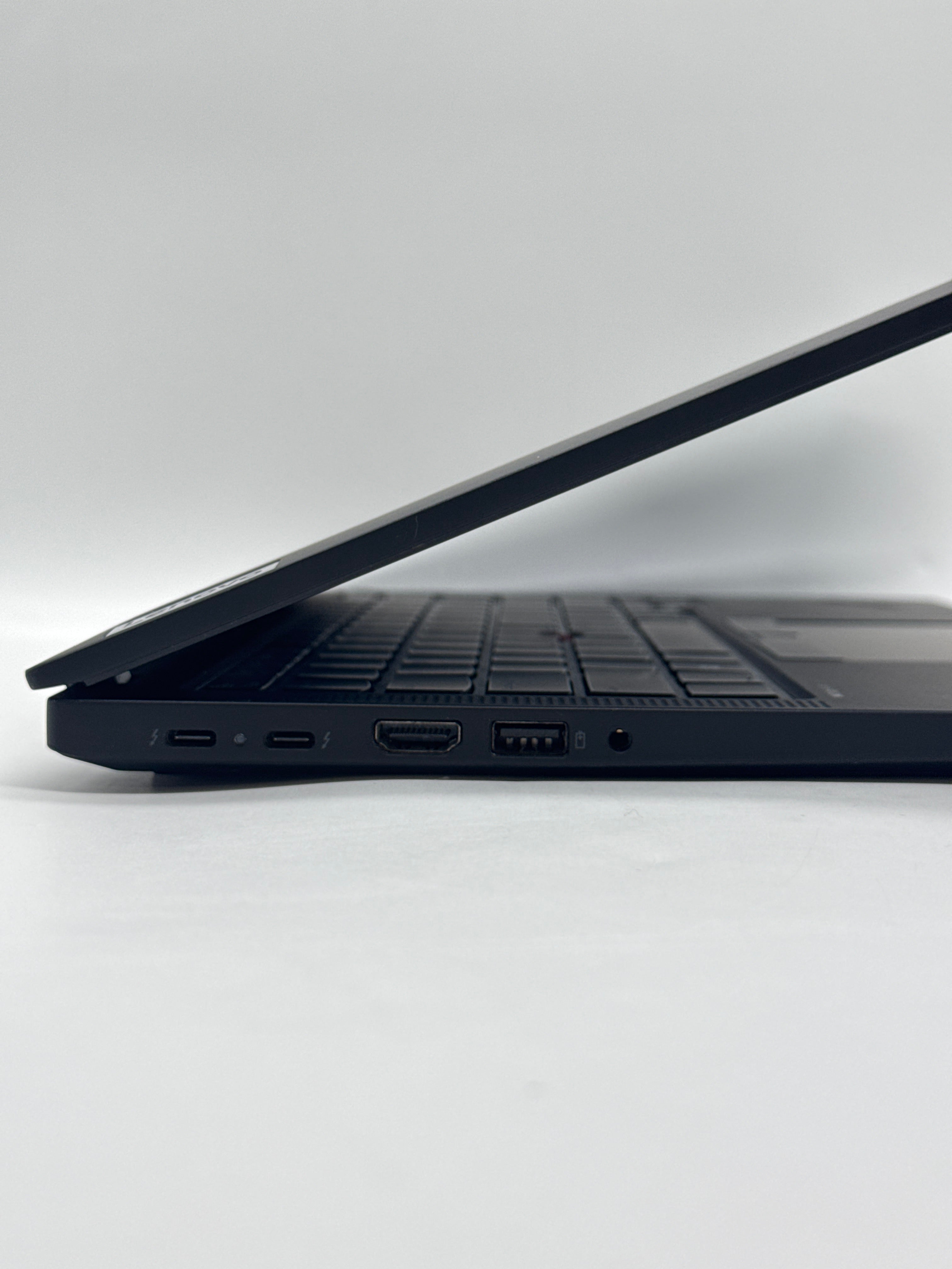 Lenovo ThinkPad T14 Gen 5 Ryzen 5 PRO 8540U 16GB RAM 256GB SSD - For Parts (Read)
