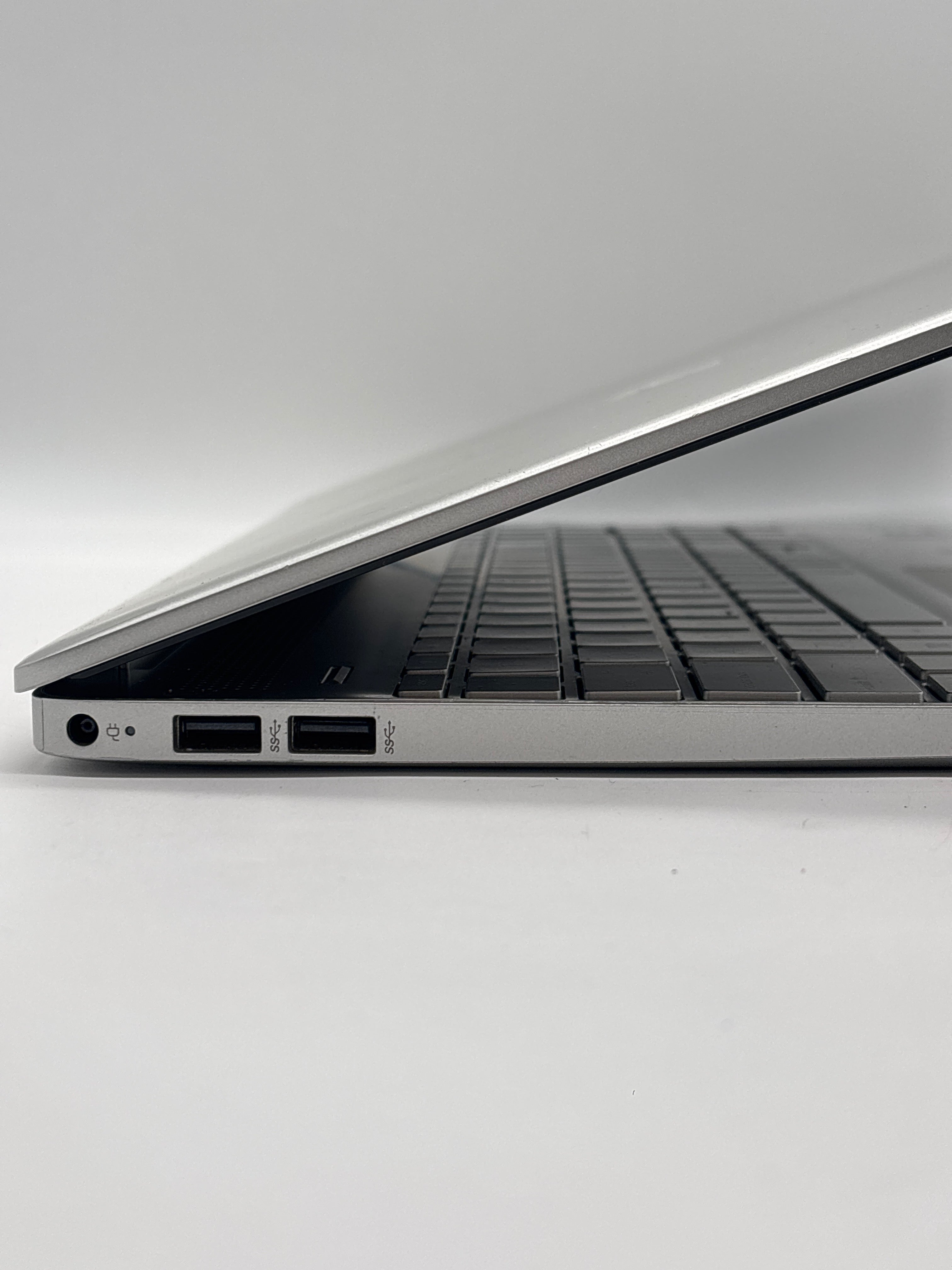 HP Pavilion 15-dy2073dx i7-1165G7 16GB RAM 512GB SSD - For Parts (No Power)