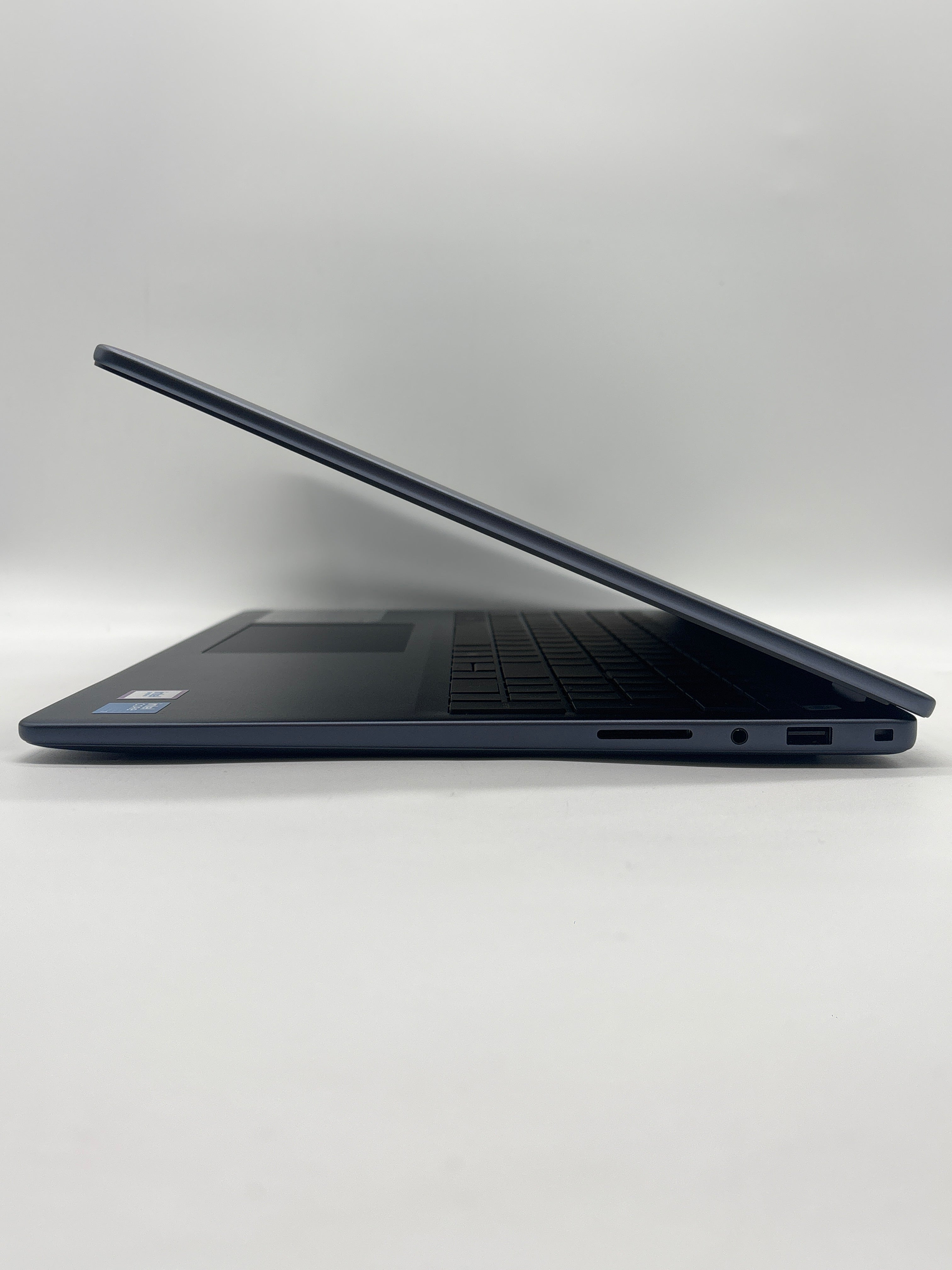Dell Inspiron 16 5640 Core 7 150U 16GB RAM 1TB SSD