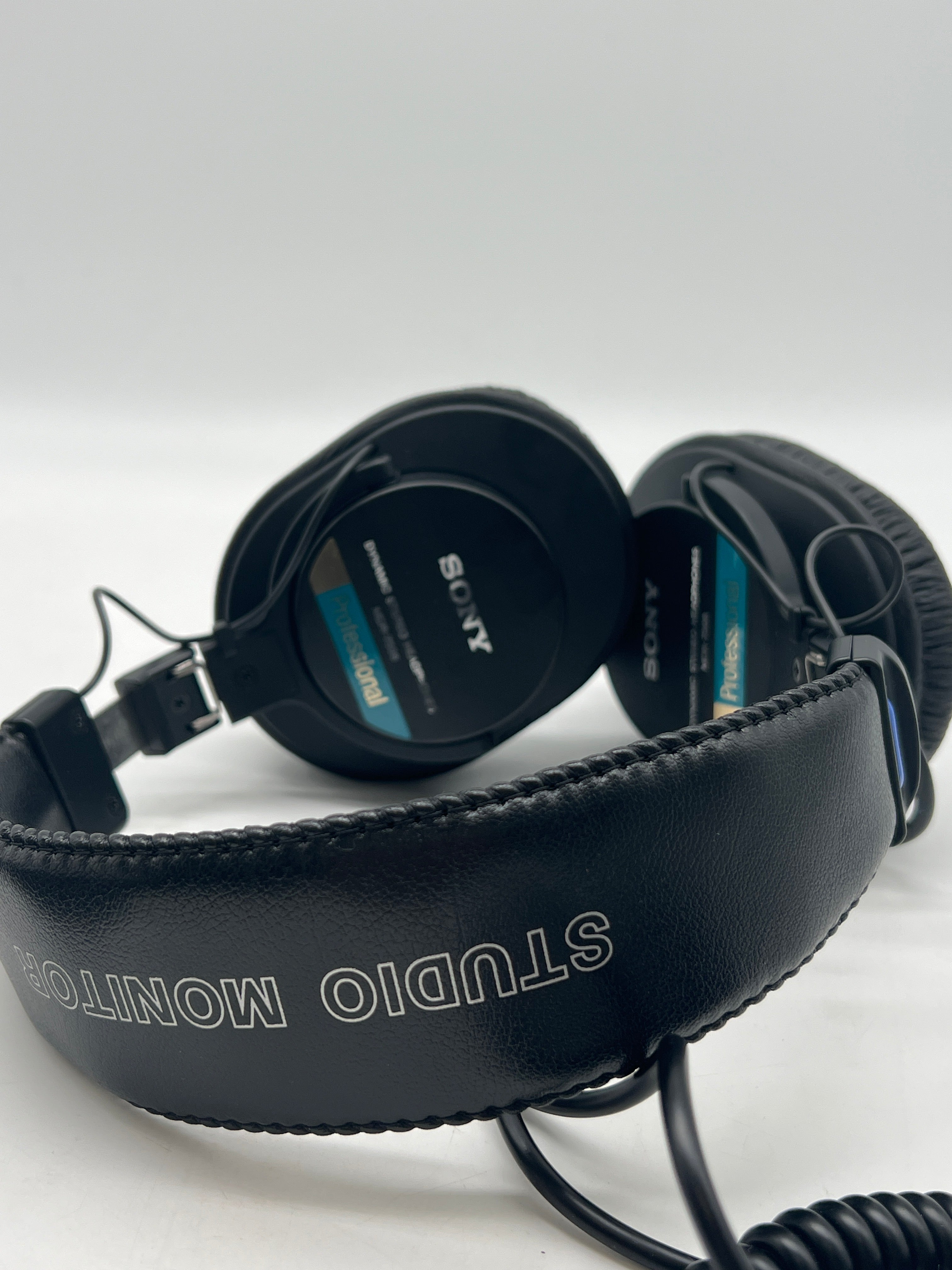 Sony MDR-7506 Wired Over-Ear Dynamic Studio Monitoring - Used