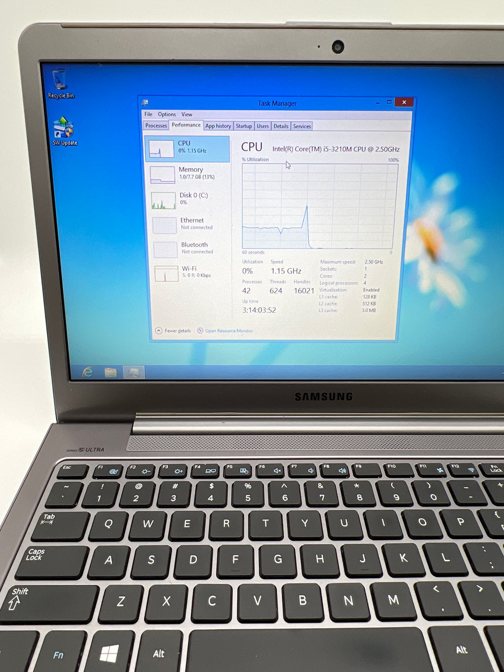 Samsung NP520U4C i5 8GB RAM 750GB HDD
