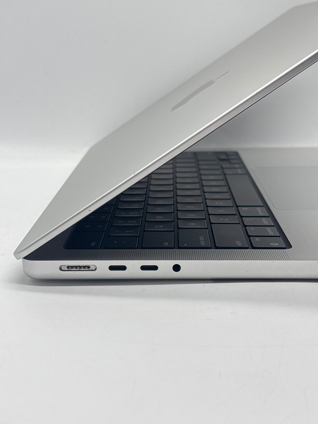 Apple MacBook Pro 14" A2992 Apple M3 Pro 18GB RAM 512GB SSD Silver - Used