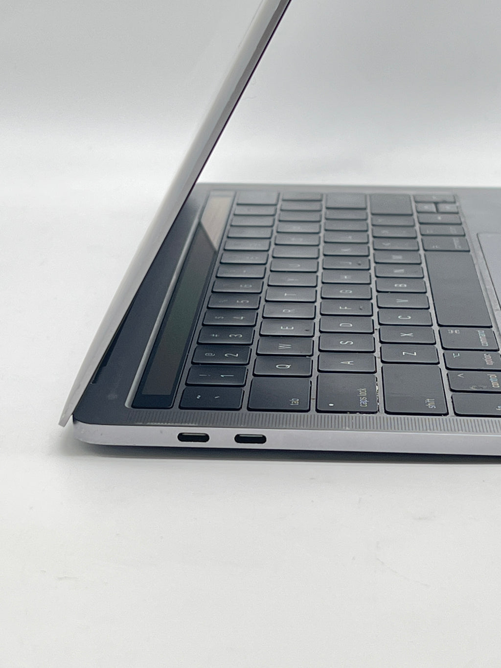 Apple MacBook Pro 13" A1706 Core i5 8GB RAM 256GB HD - For Parts (Read)