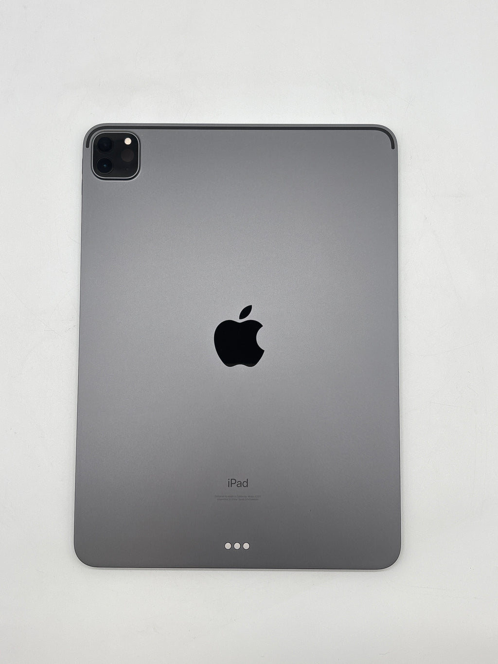 Apple iPad Pro 11" 3rd Gen A2460 256GB Space Gray Wi-Fi only w/ Keyboard
