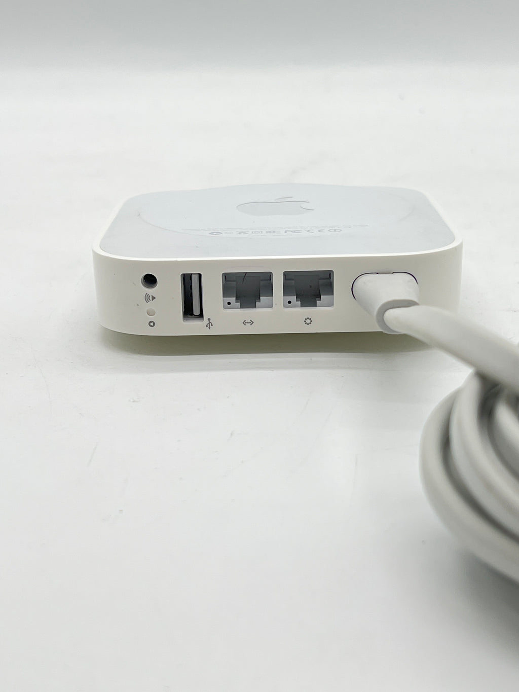 Apple Router A1392 White Wired Ethernet Wi-Fi - Used