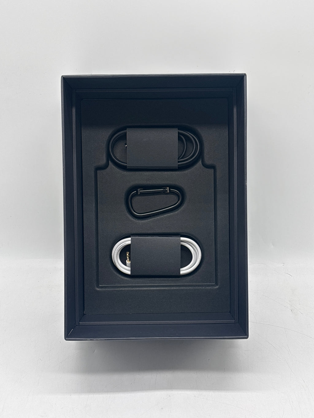 Beats Studio3 Wireless Over-Ear Headphones White with Carrying Case
