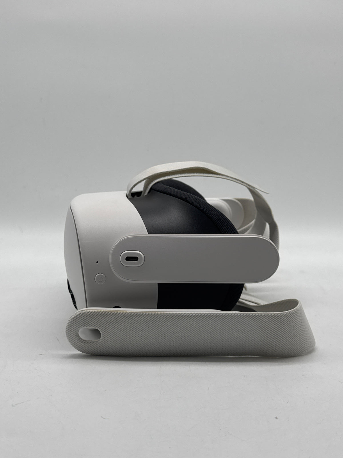 Meta Quest 3S 128GB Standalone All-in-One VR Headset White - Used