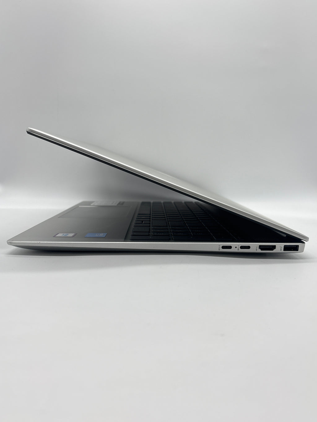 HP Pavilion 16-af0063cl Core 5 120U 16GB RAM 1TB SSD
