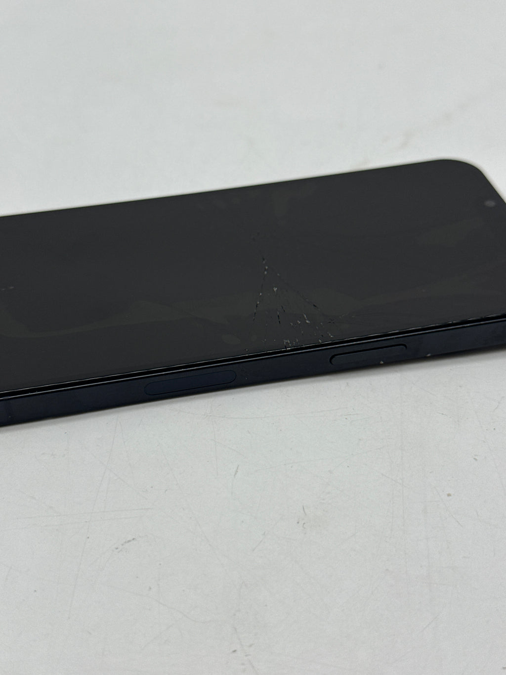 Apple iPhone 13 128GB Factory Unlocked Midnight - Cracked Screen Bad LCD