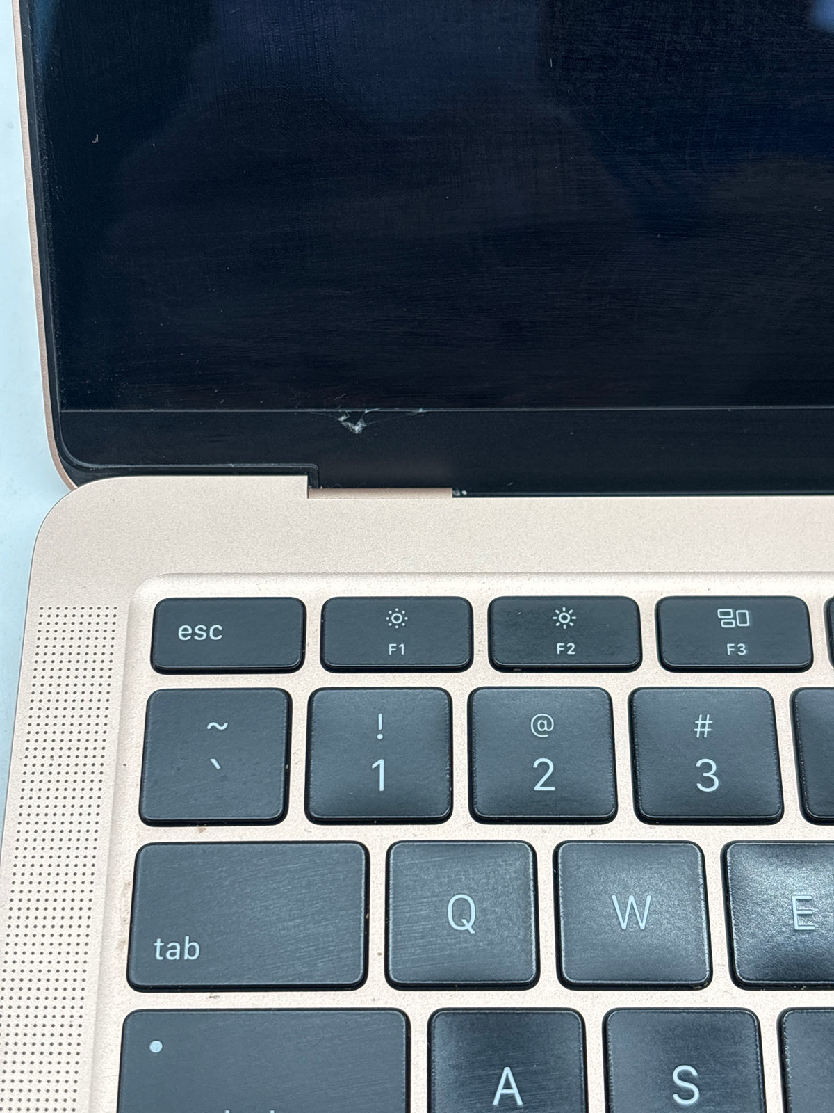 Apple MacBook Air 13" A2337 Apple M1 8GB RAM 256GB SSD Gold - READ