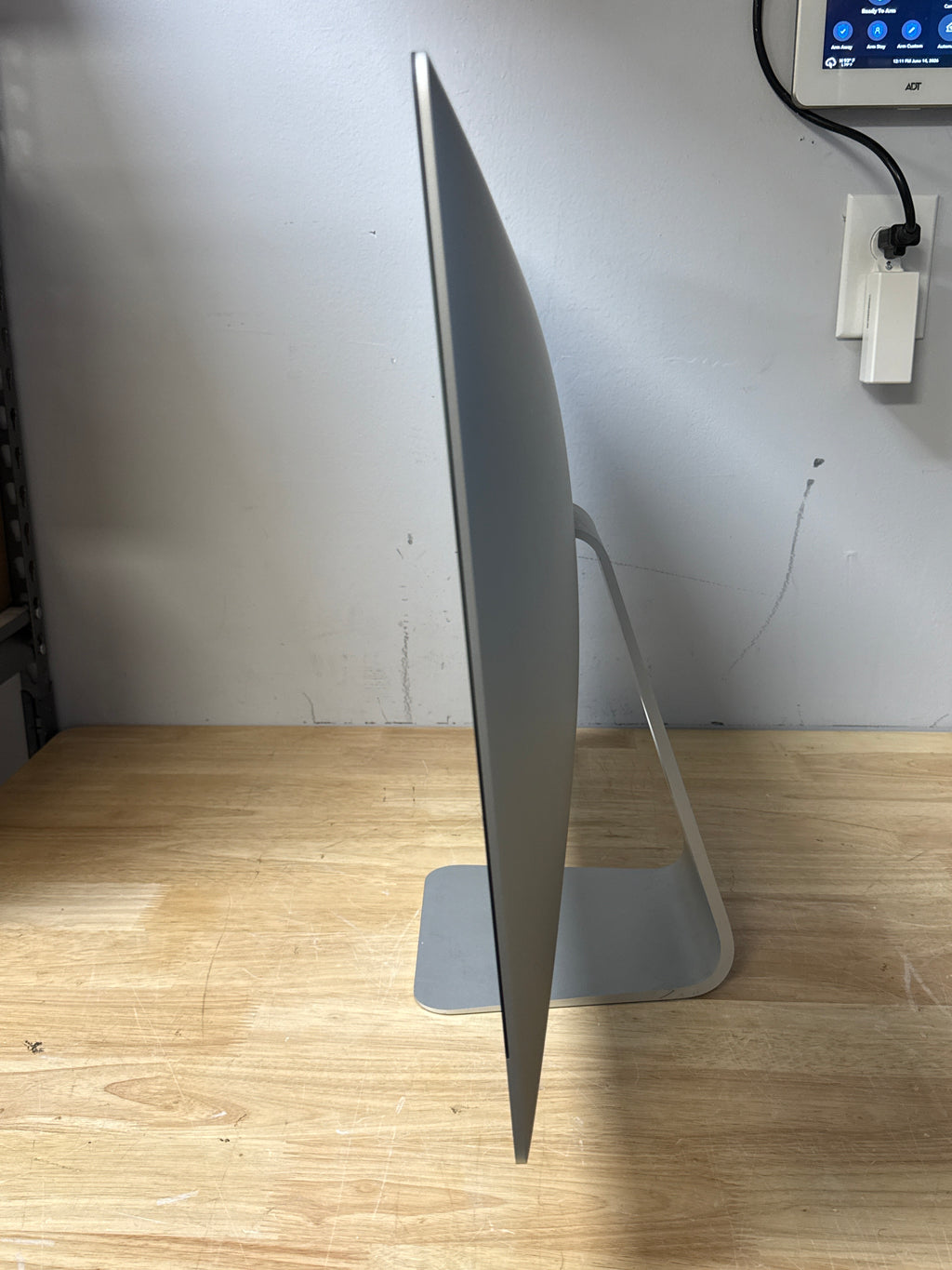 Apple iMac 27" 5K A2115 2020 i9 32GB RAM 1TB SSD Radeon Pro 5300 - For Parts (Read Desc)