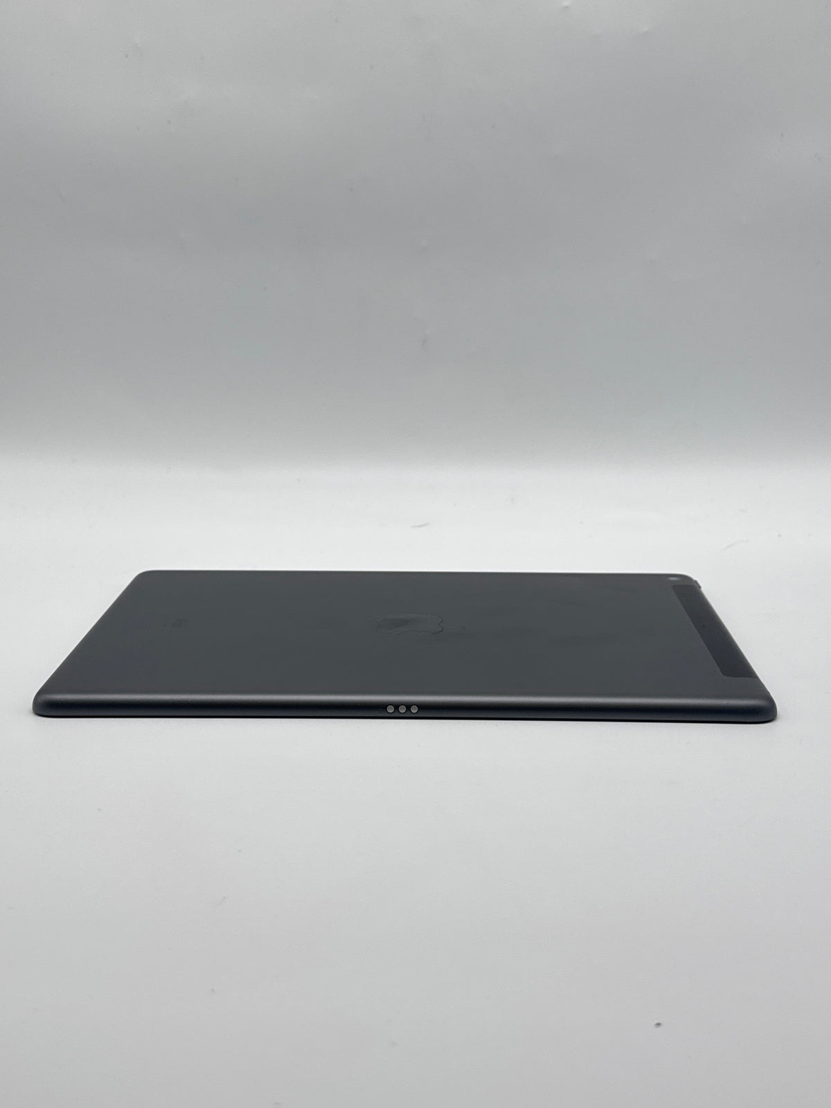Apple iPad 9th Gen 10.2" 64GB Wi-Fi + Cellular Space Gray Unlocked - Used