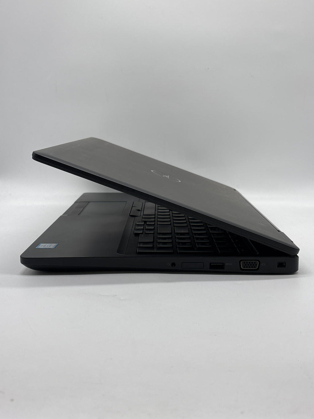 Dell Latitude 5590 15.6" Core i7-8650U 32GB 1TB SSD - For Parts