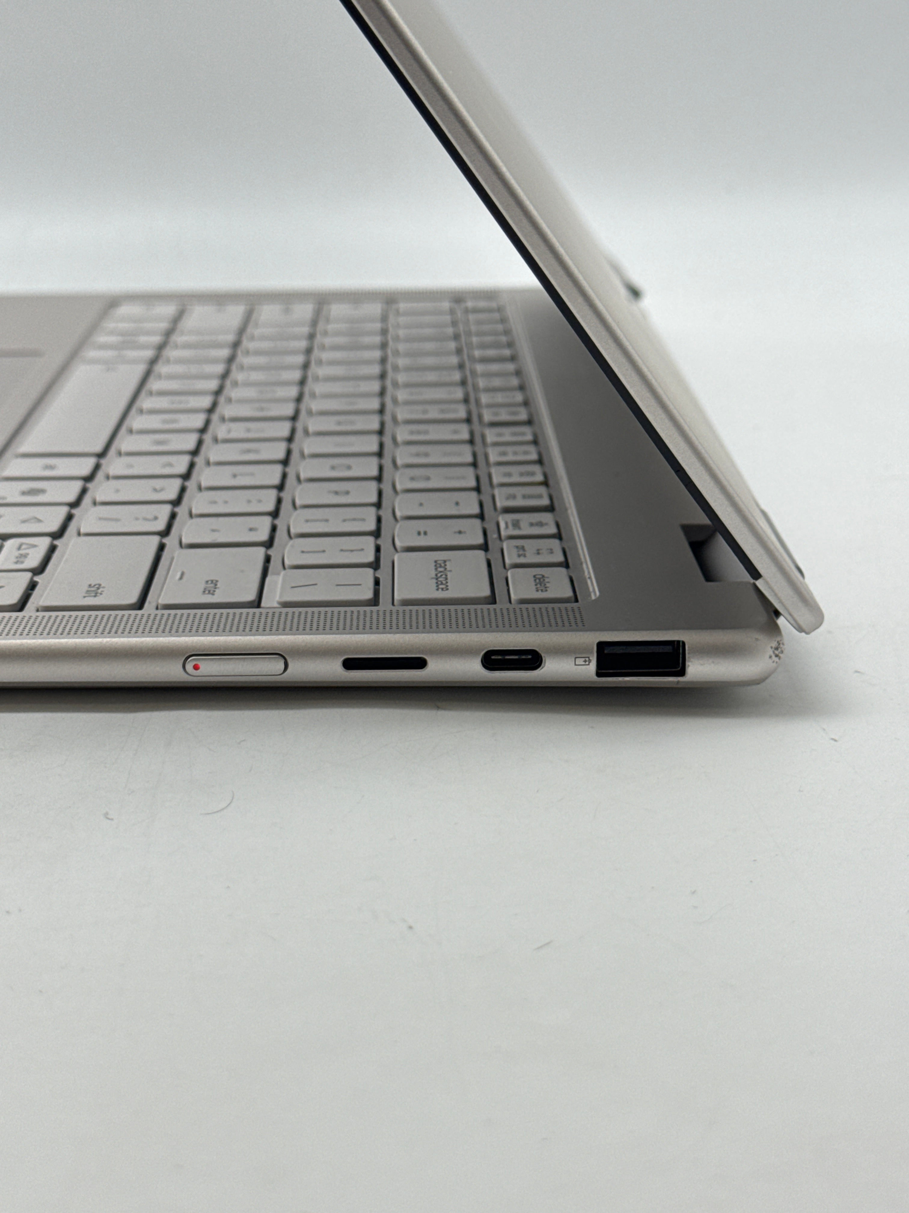 Lenovo Yoga 7 2-in-1 14" Ryzen AI 5 340 16GB 512GB SSD - Used