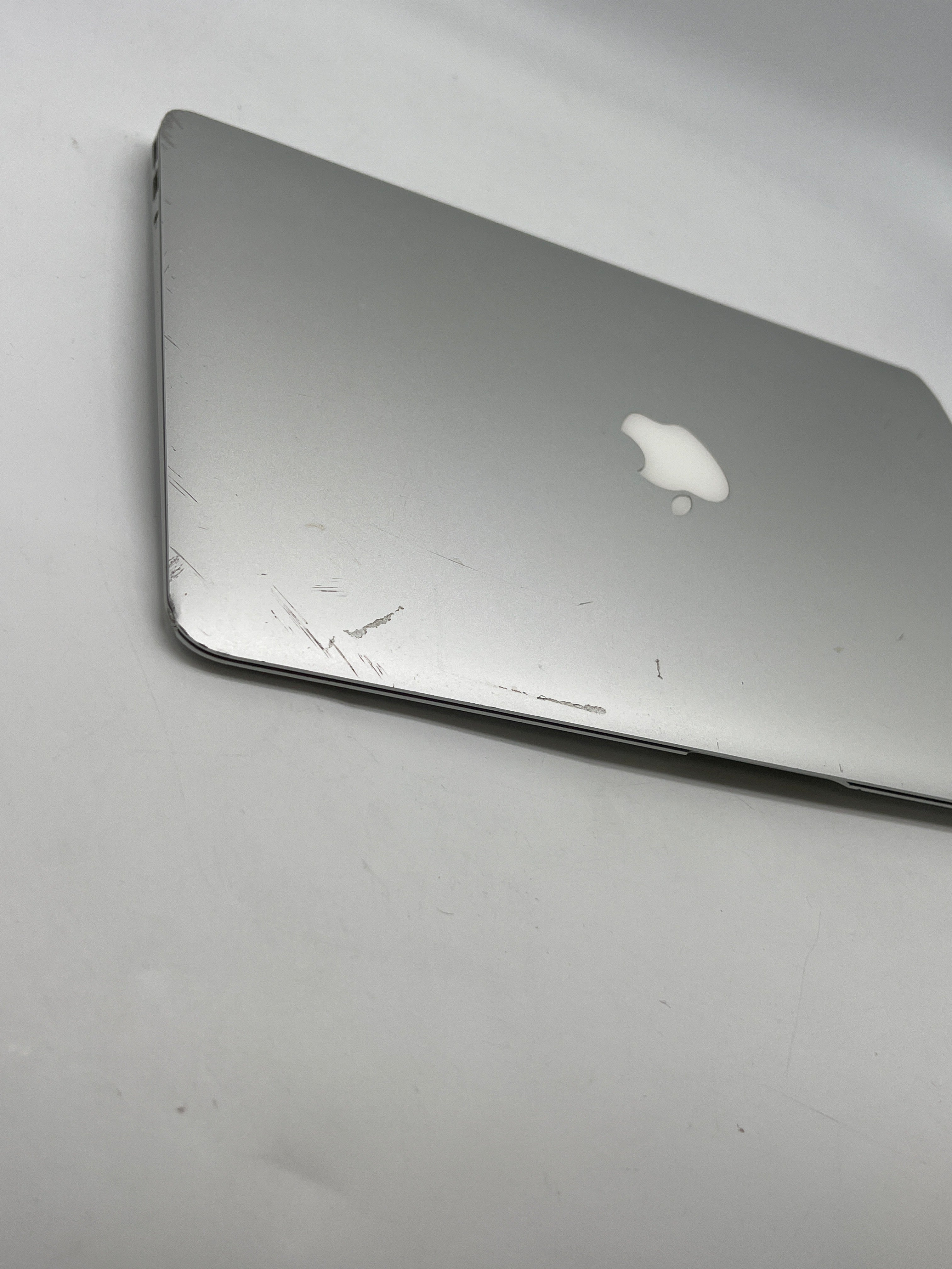Apple MacBook Air 13" A1466 i5 8GB RAM 128GB SSD - Used