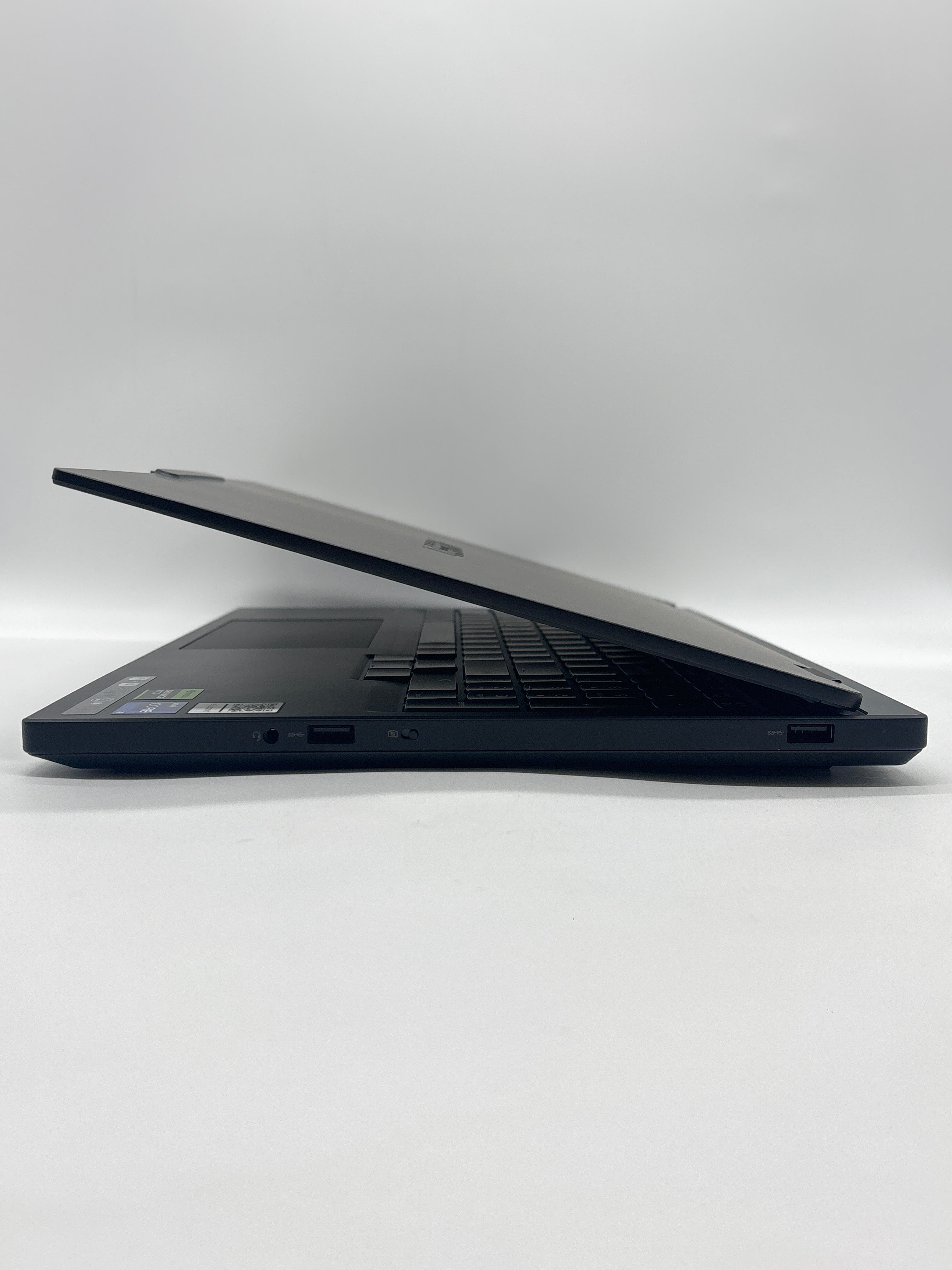 Lenovo Legion 5 15IRX10 i9-14900HX 32 GB RAM 1 TB SSD RTX 5070