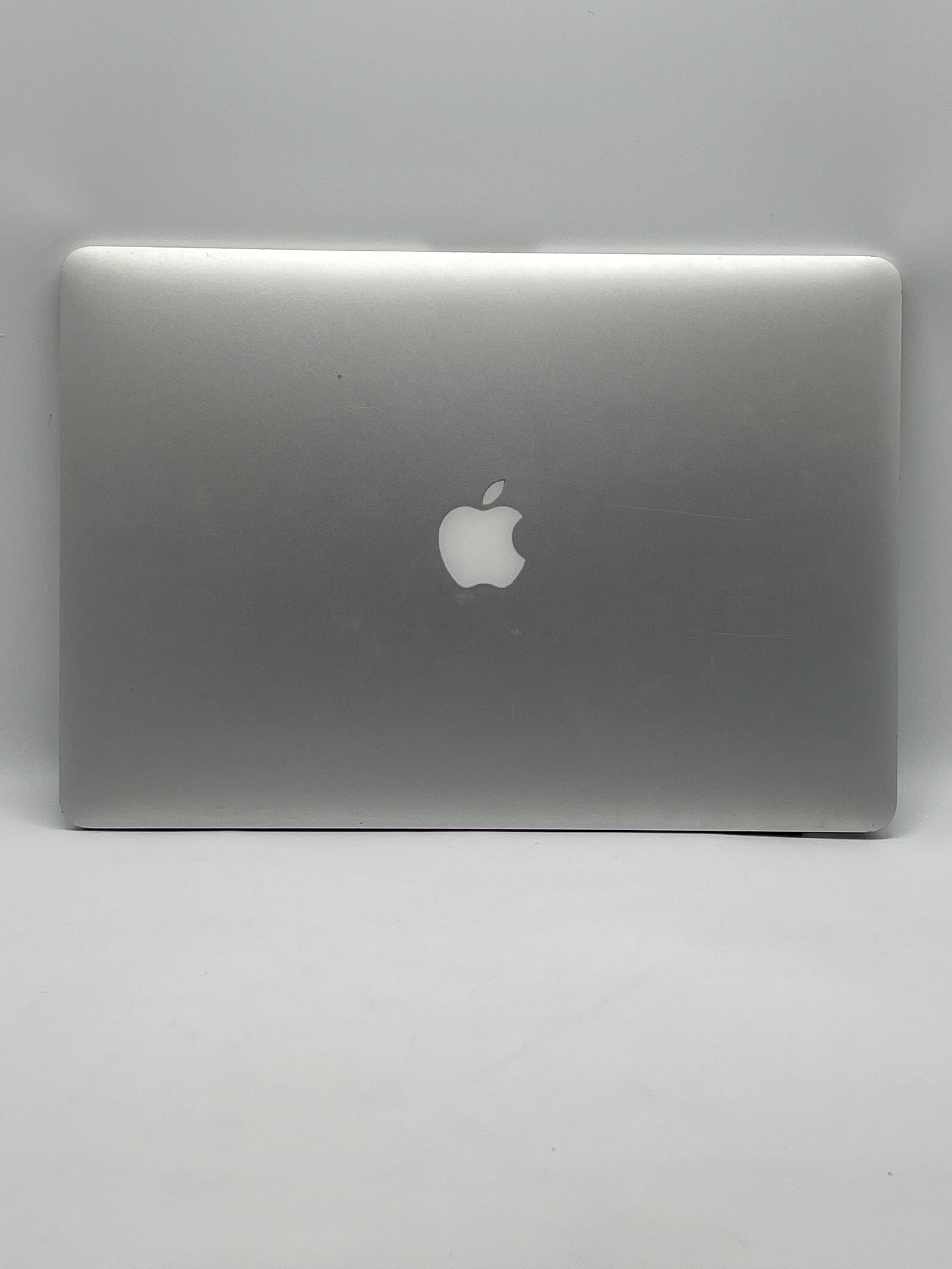 Apple MacBook Pro 15" A1398 Core i7 16GB RAM 256GB SSD - Used (READ)
