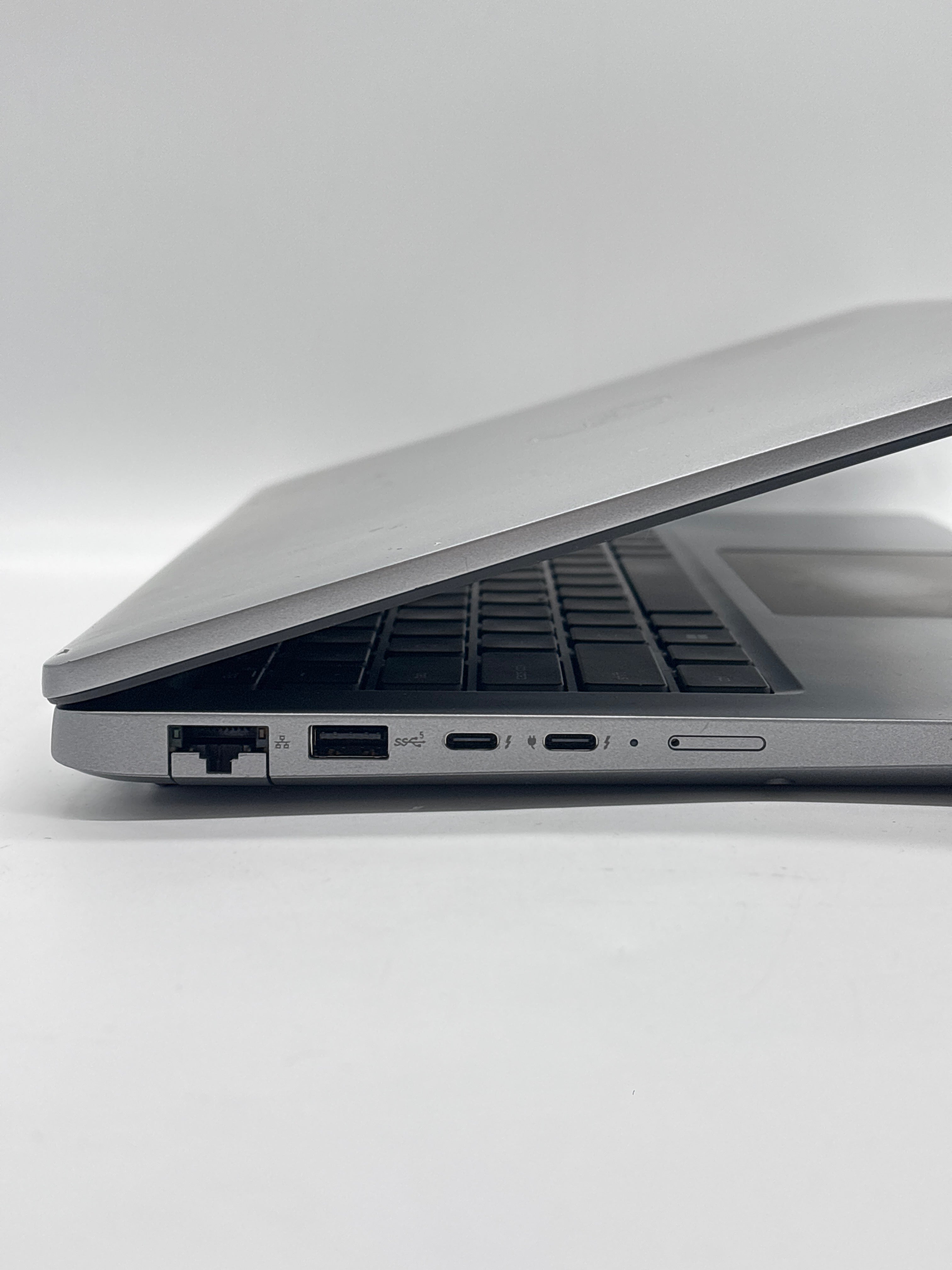 Dell Precision 3490 Ultra 5 125H 16GB RAM 256GB SSD - Bios Locked/Remotely Managed