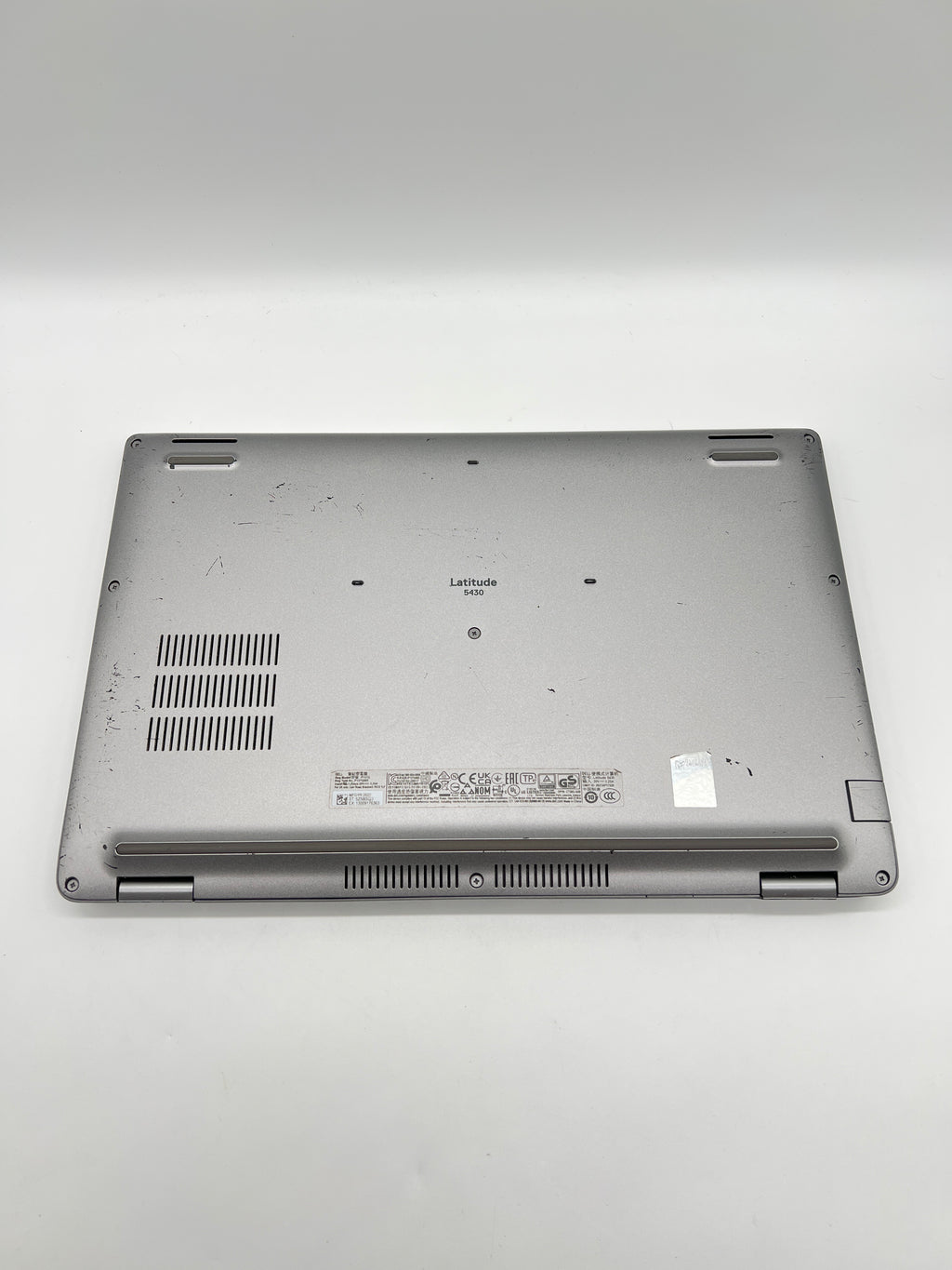 Dell Latitude 5430 14 in Intel Core i7 12th Gen 32 GB RAM 512 GB SSD Silver Used
