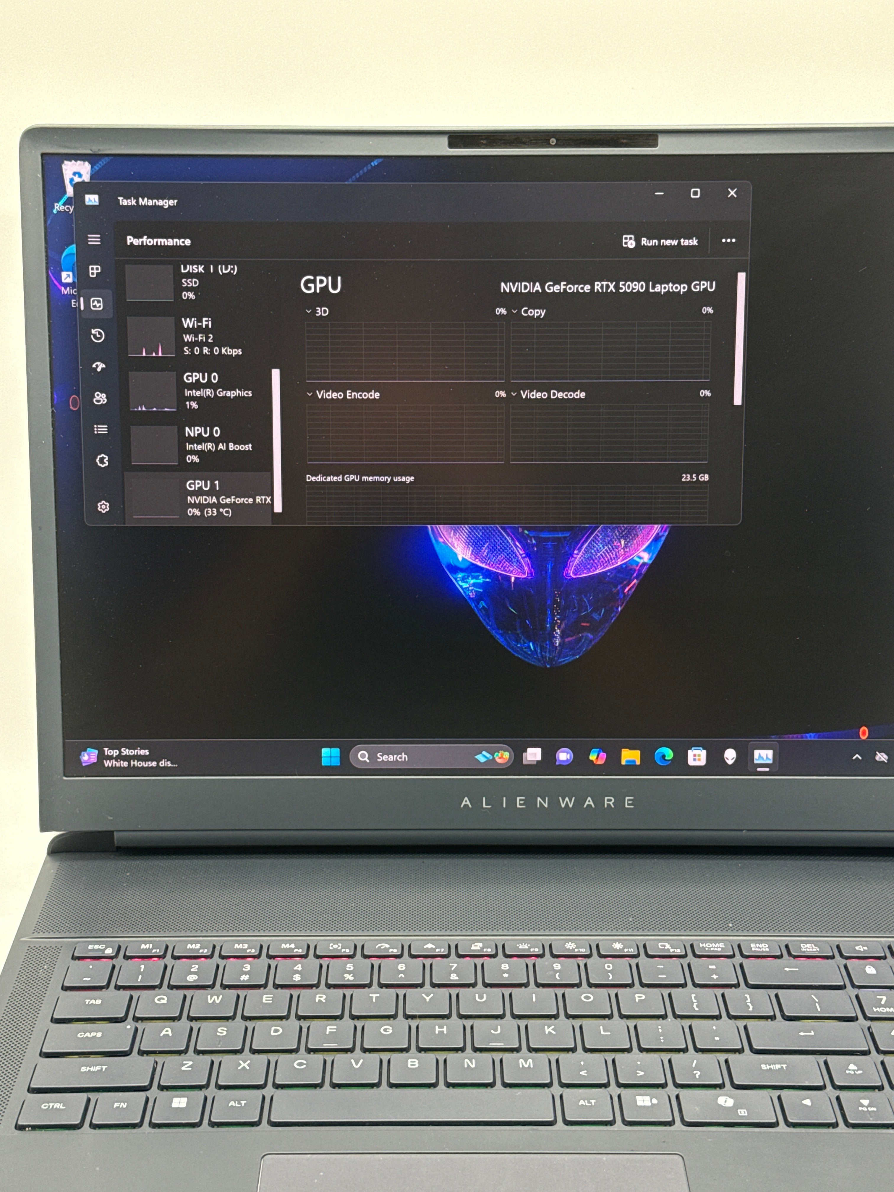 Dell Alienware 18 Area-51 Ultra 9 275HX 64GB RAM 3TB SSD RTX 5090 24GB (Warranty)